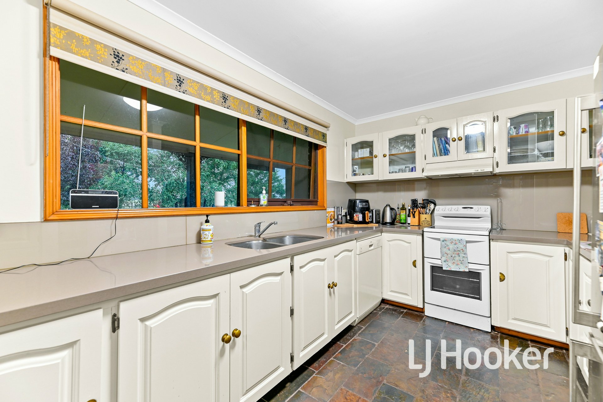 125 Nine Mile Road Tynong VIC Farmlet for Sale LJ Hooker