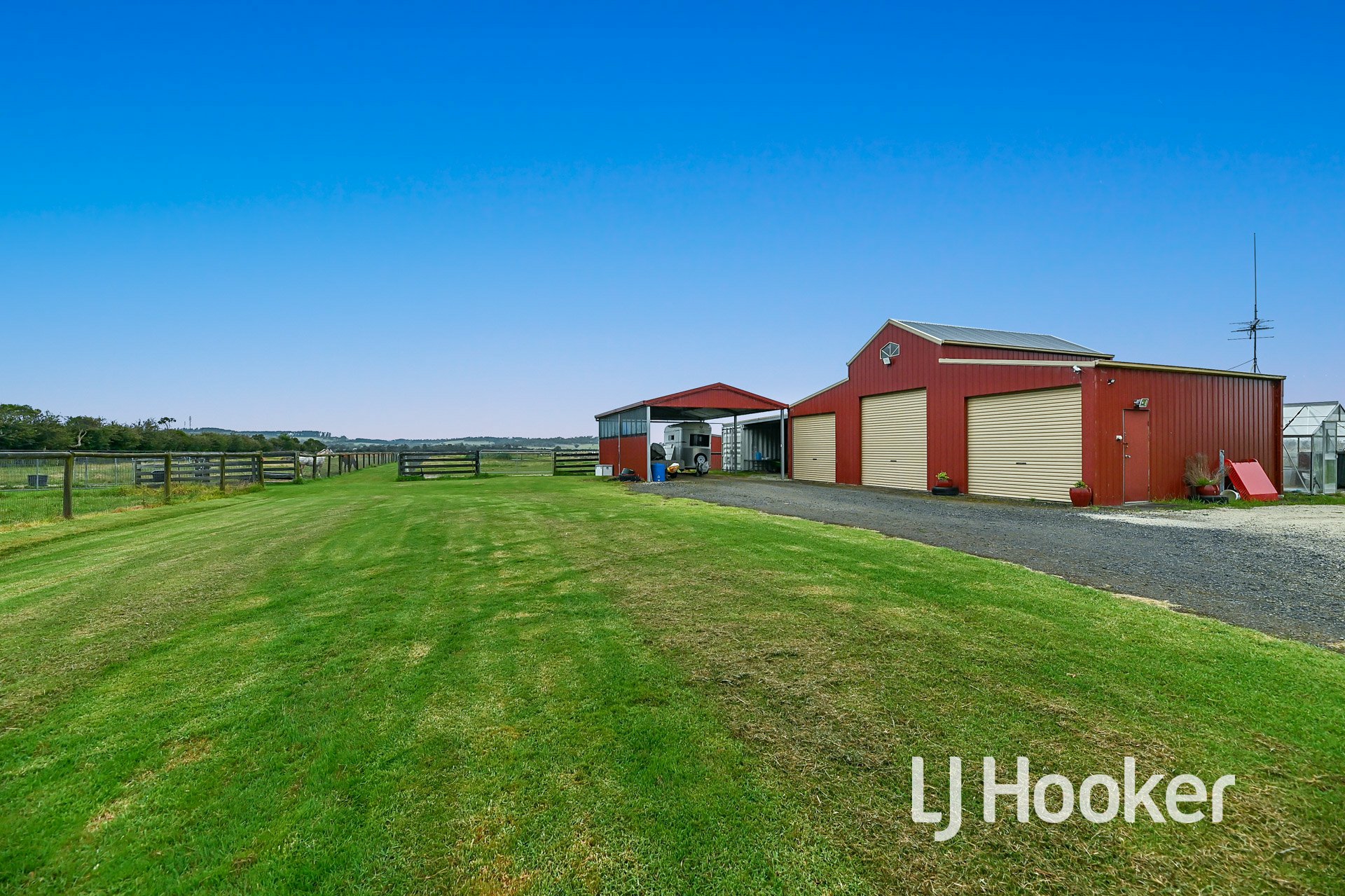 125 Nine Mile Road Tynong VIC Farmlet for Sale LJ Hooker
