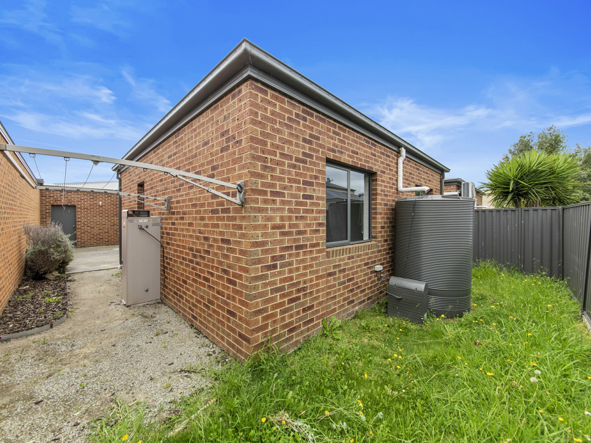 44 Edgeware Close, PAKENHAM