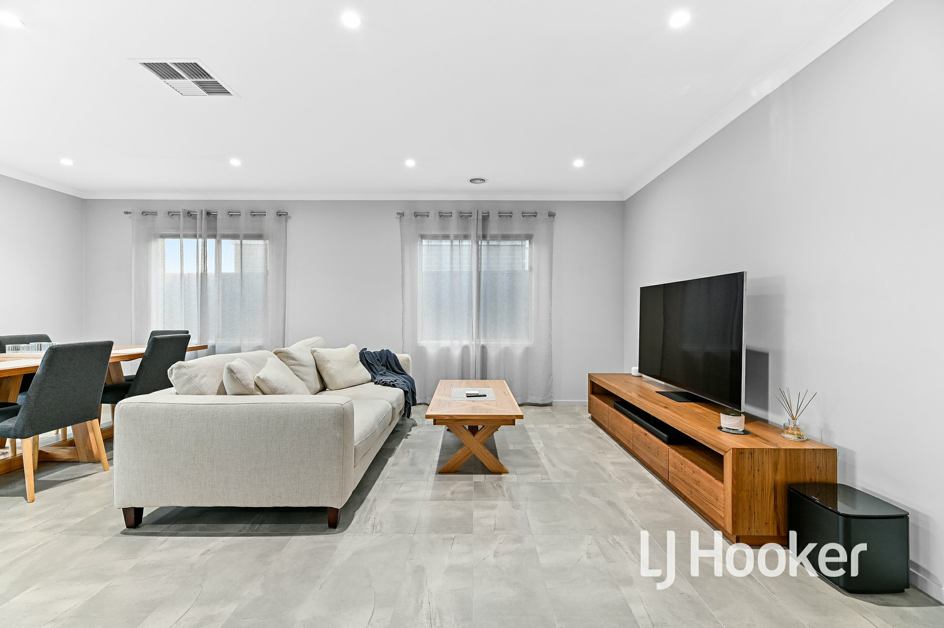 11 Zermatt Loop, PAKENHAM
