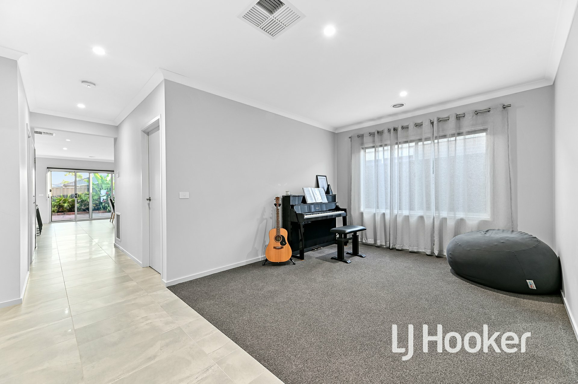 11 Zermatt Loop, PAKENHAM