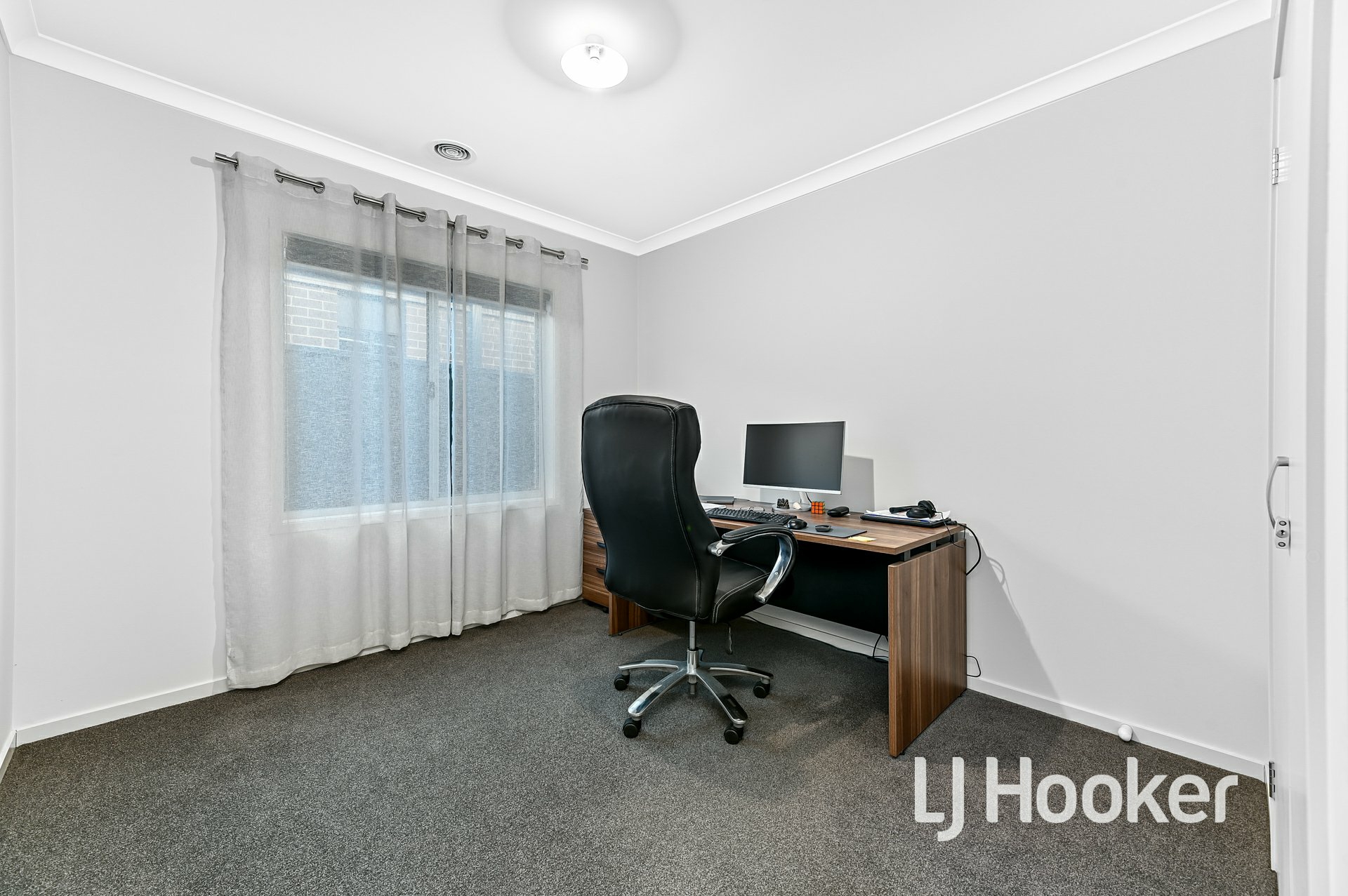 11 Zermatt Loop, PAKENHAM