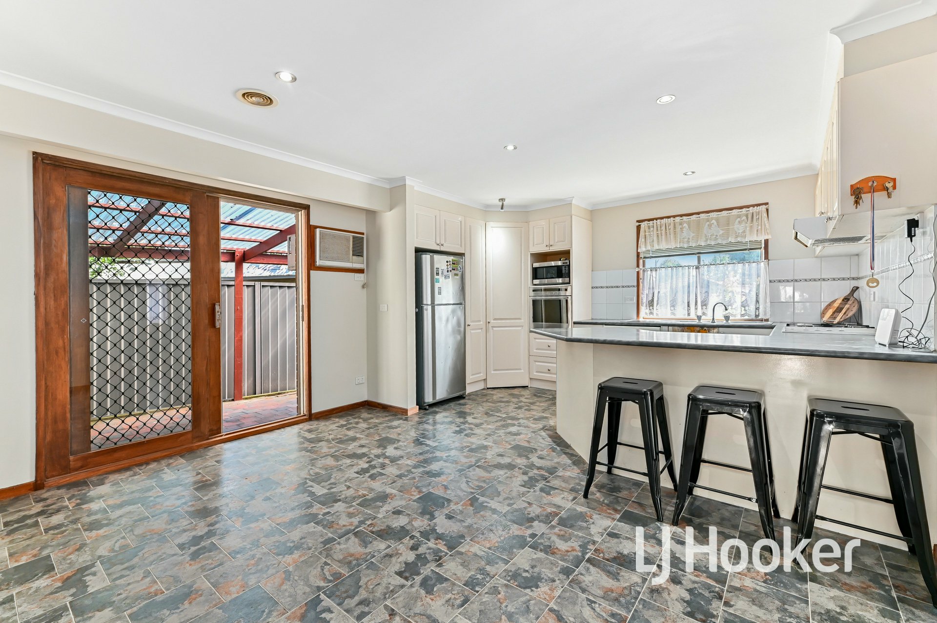 2 Beaumont Court, PAKENHAM