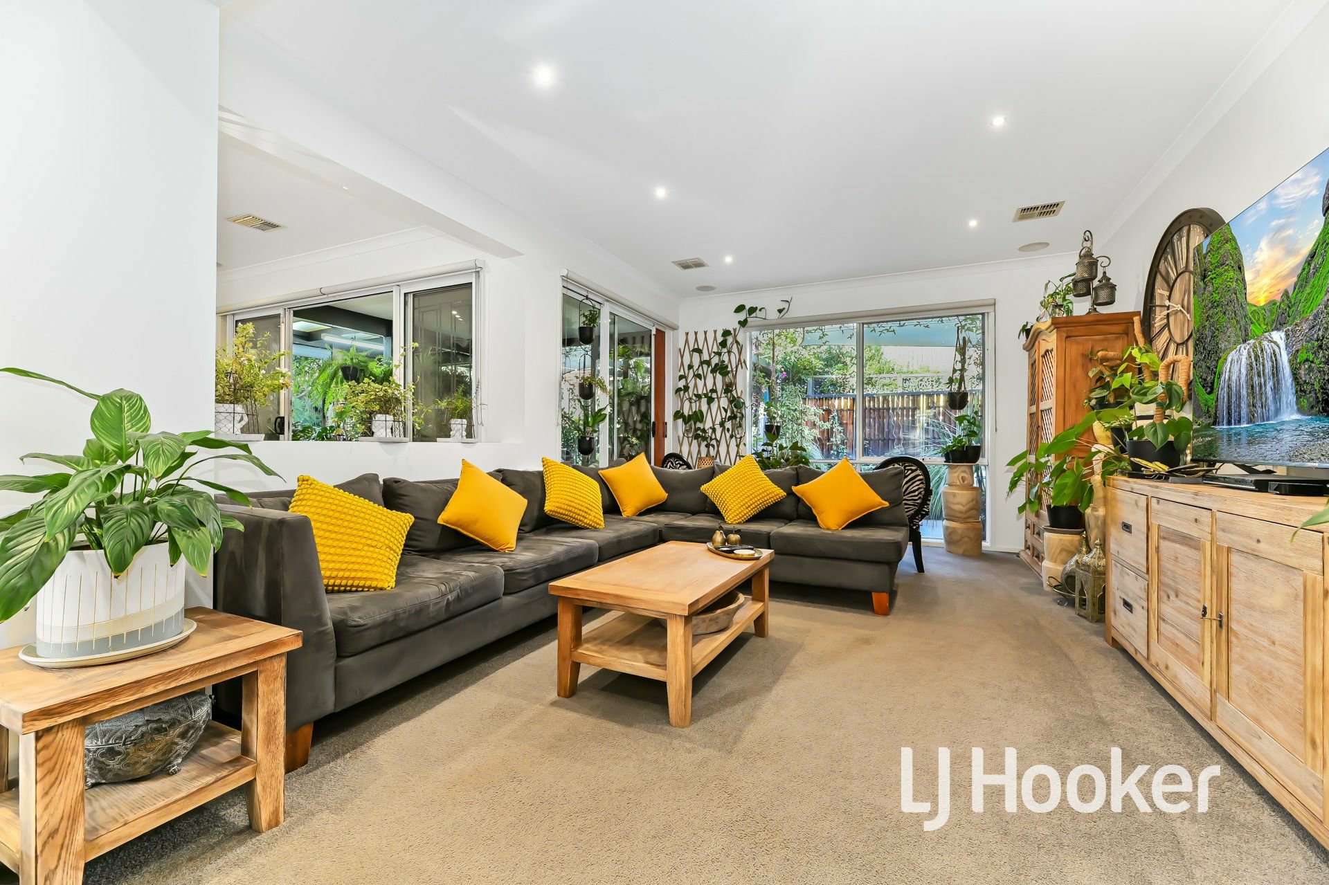 14 Fallingwater Drive, PAKENHAM