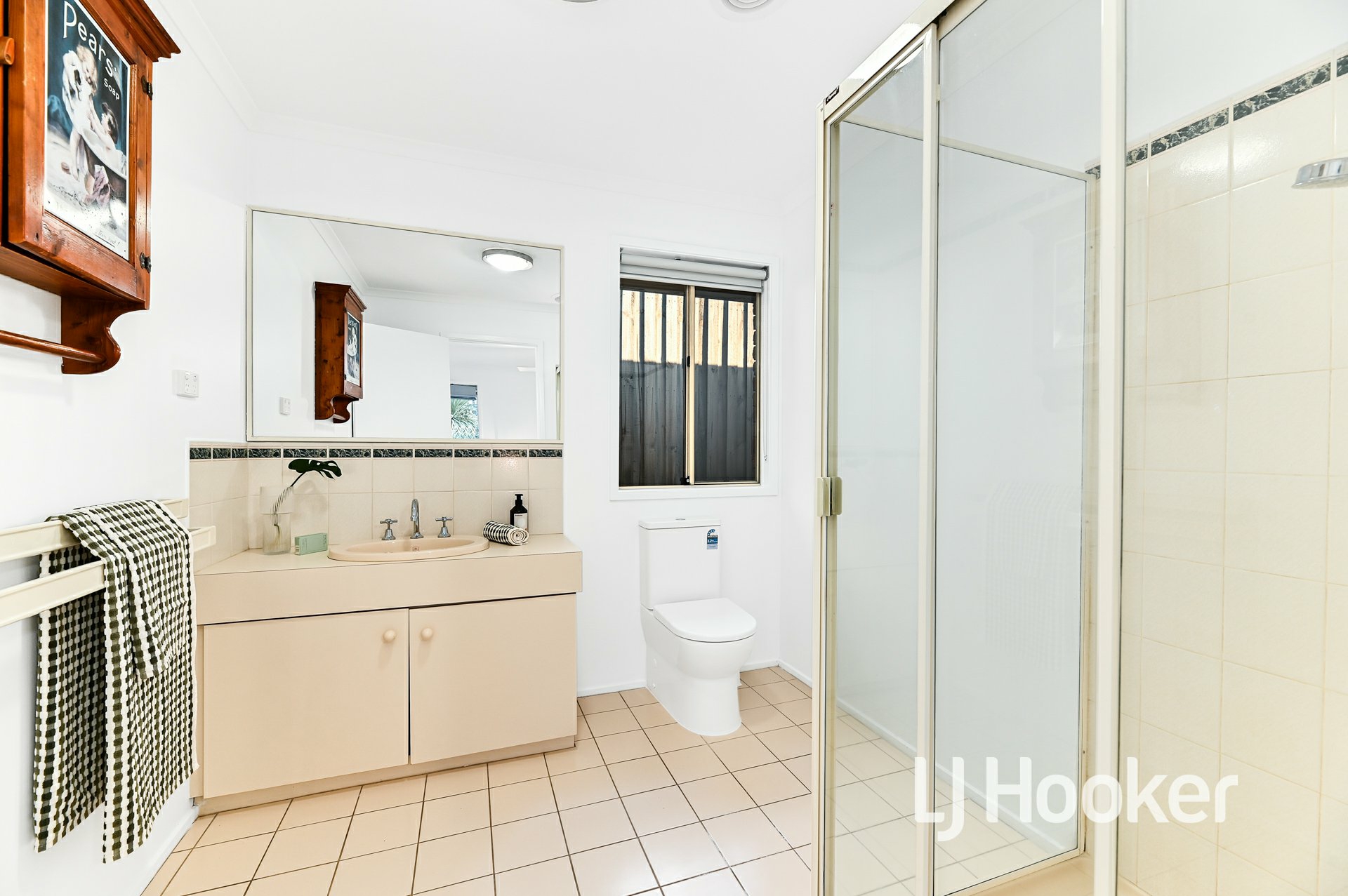 10 Pinewood Crescent, BERWICK
