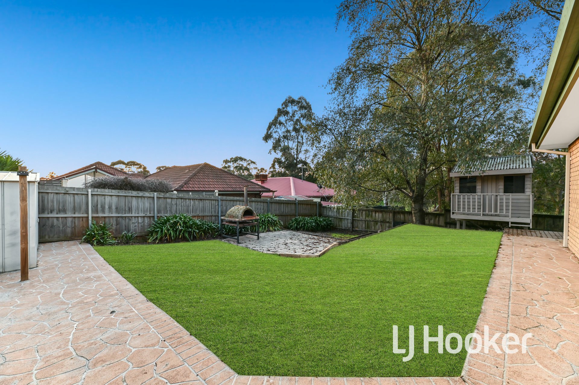 10 Pinewood Crescent, BERWICK