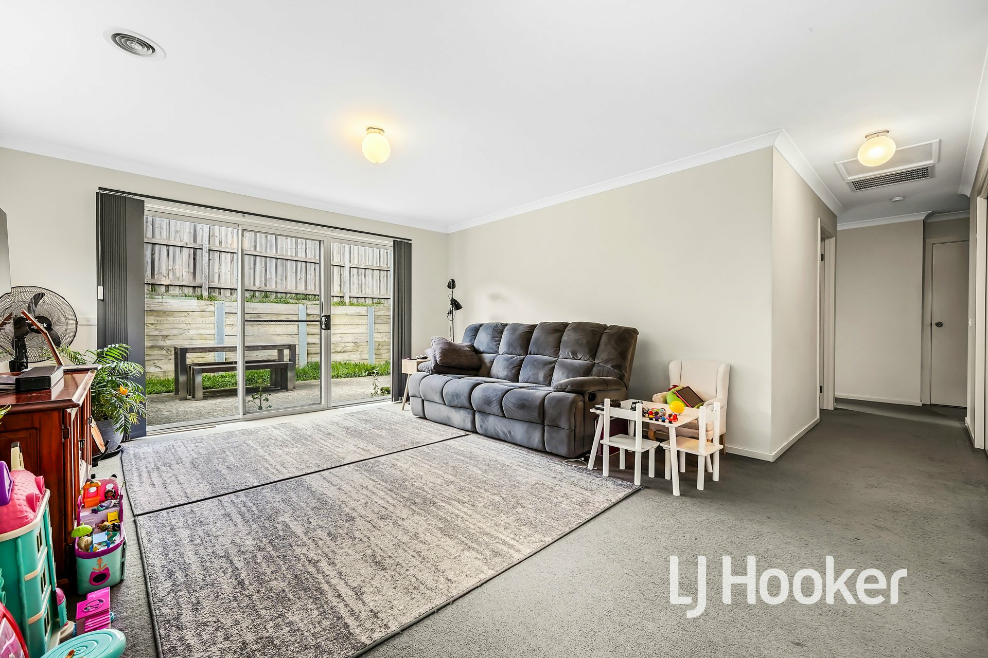 17 McClenaghan Place, PAKENHAM