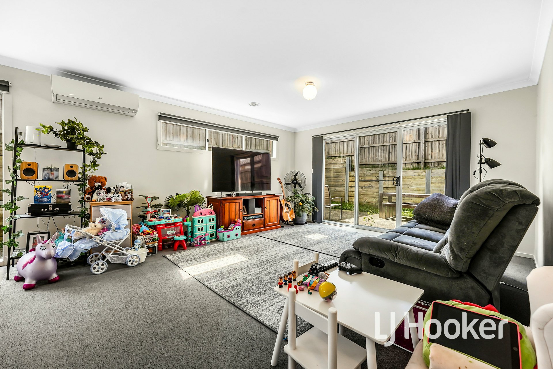 17 McClenaghan Place, PAKENHAM