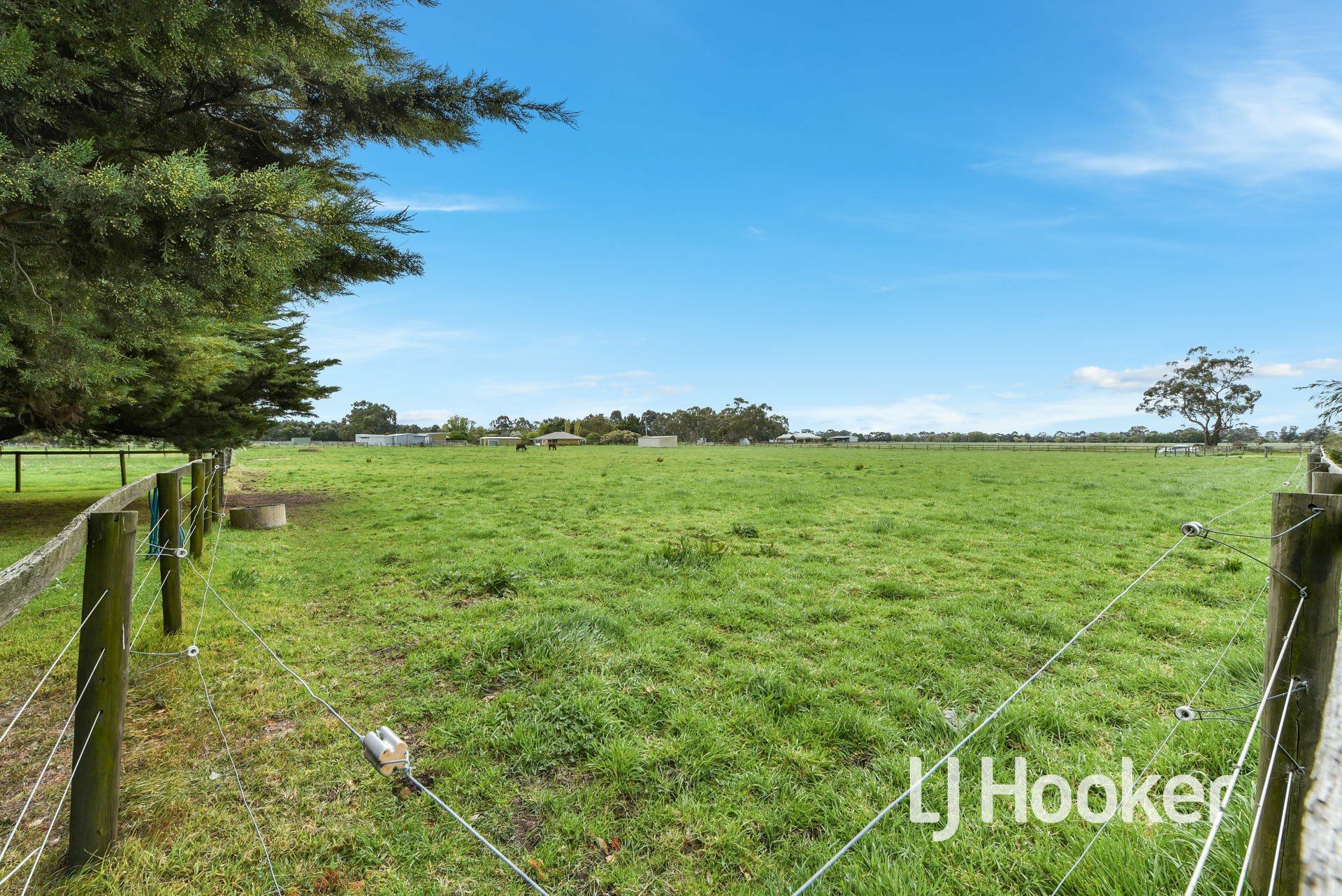 85 School Road, BAYLES