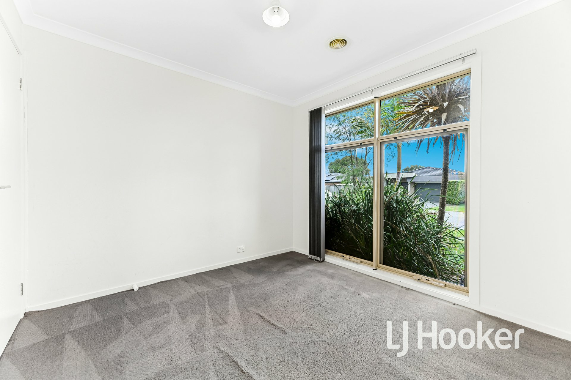 42 Devine Drive, PAKENHAM