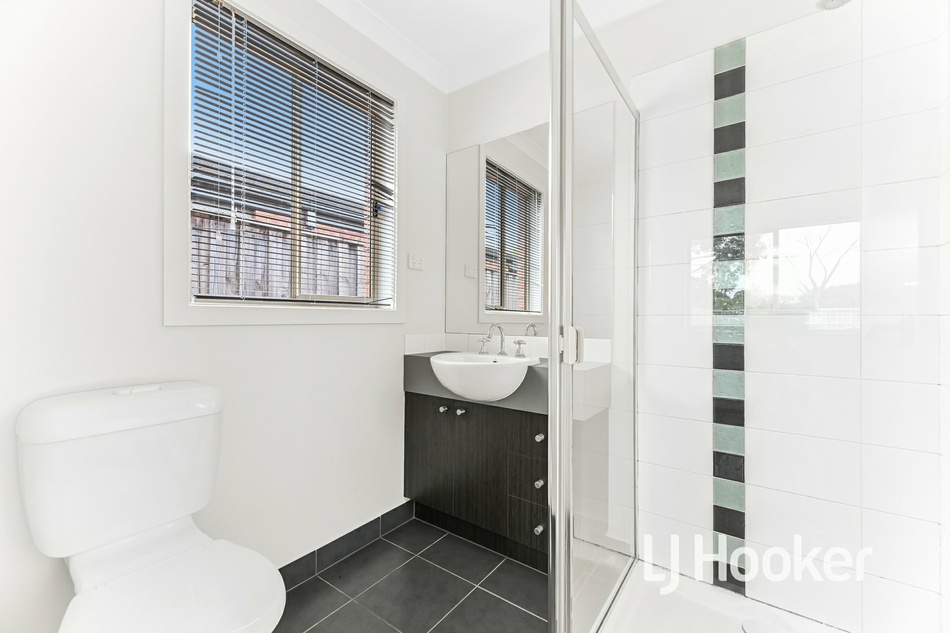 42 Devine Drive, PAKENHAM