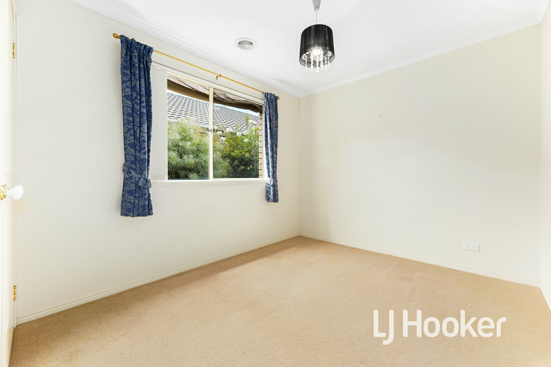 16 Sir Thomas Drive, PAKENHAM