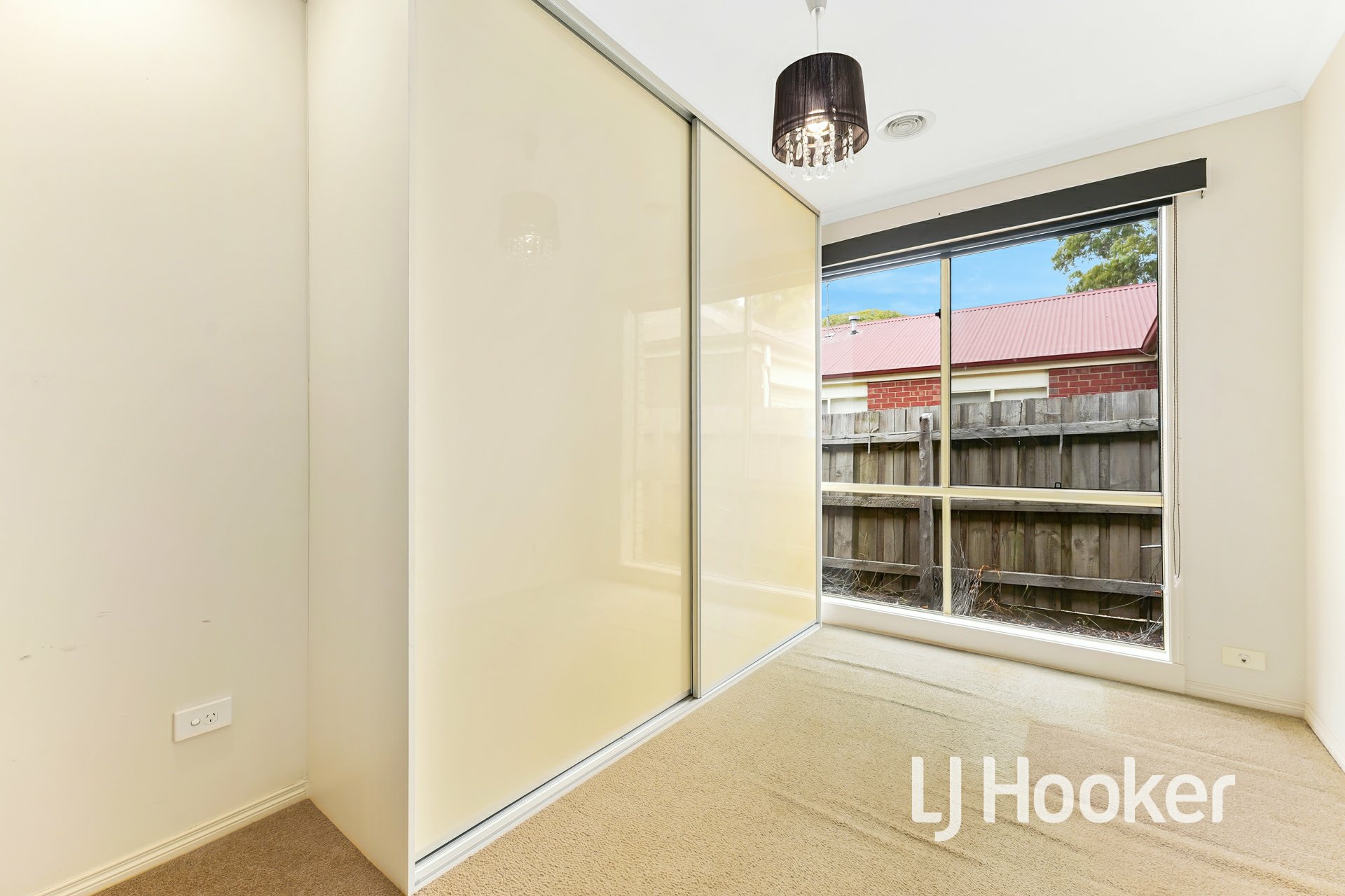 16 Sir Thomas Drive, PAKENHAM