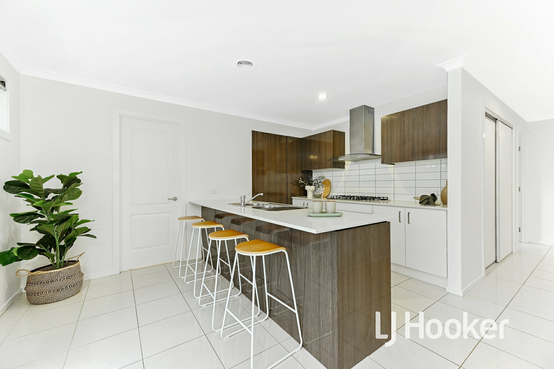 17 Caversham Drive, PAKENHAM