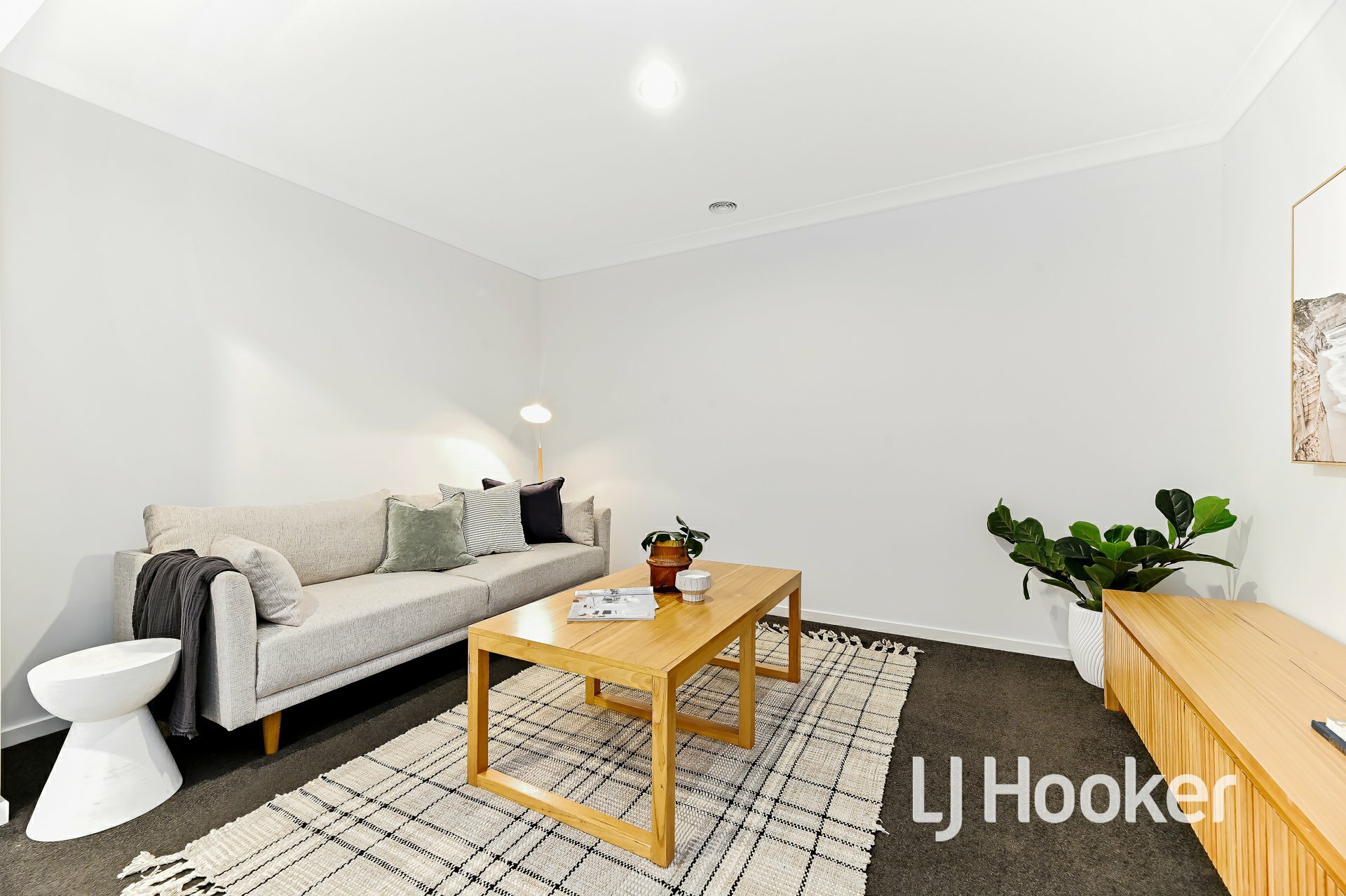 17 Caversham Drive, PAKENHAM