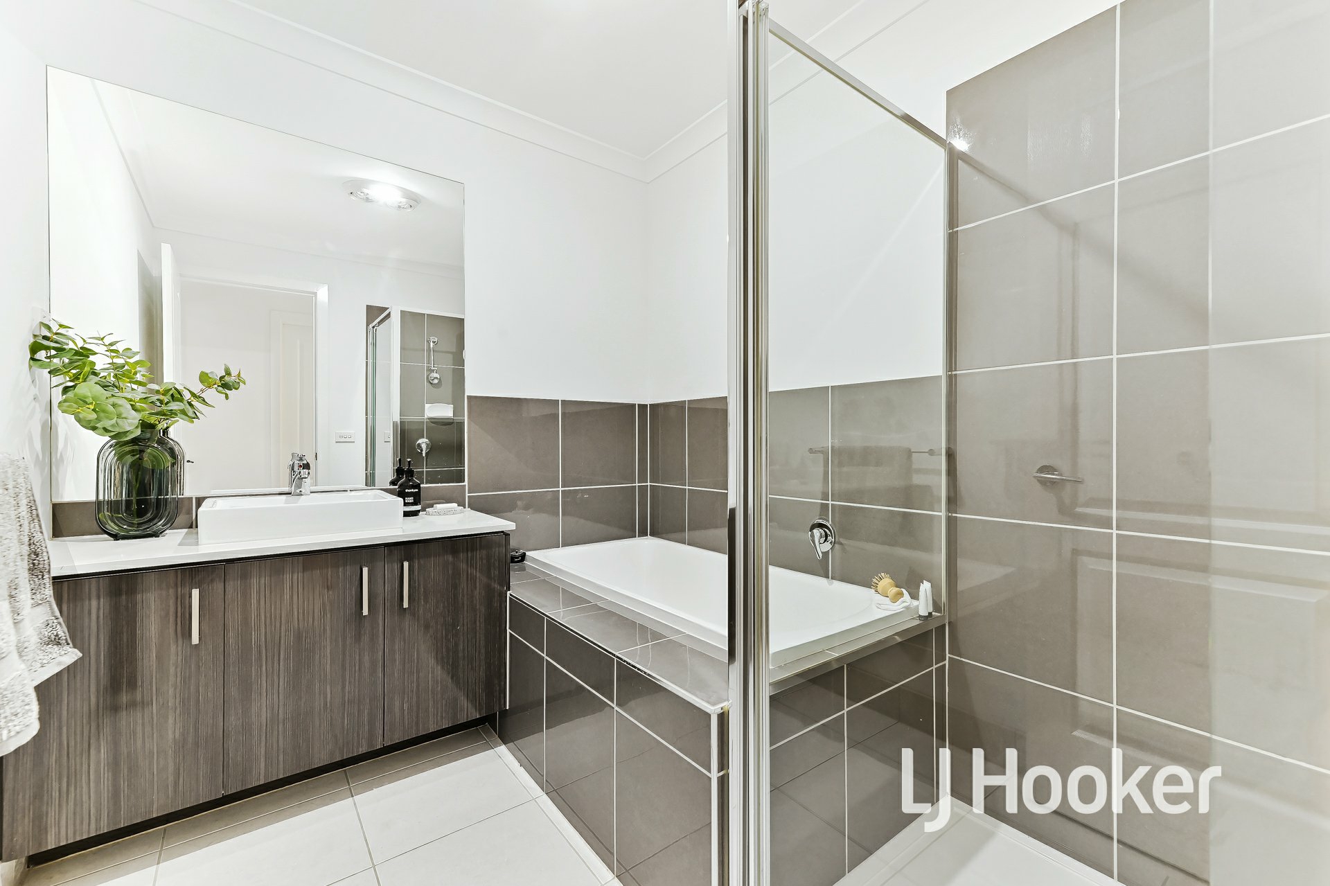 17 Caversham Drive, PAKENHAM