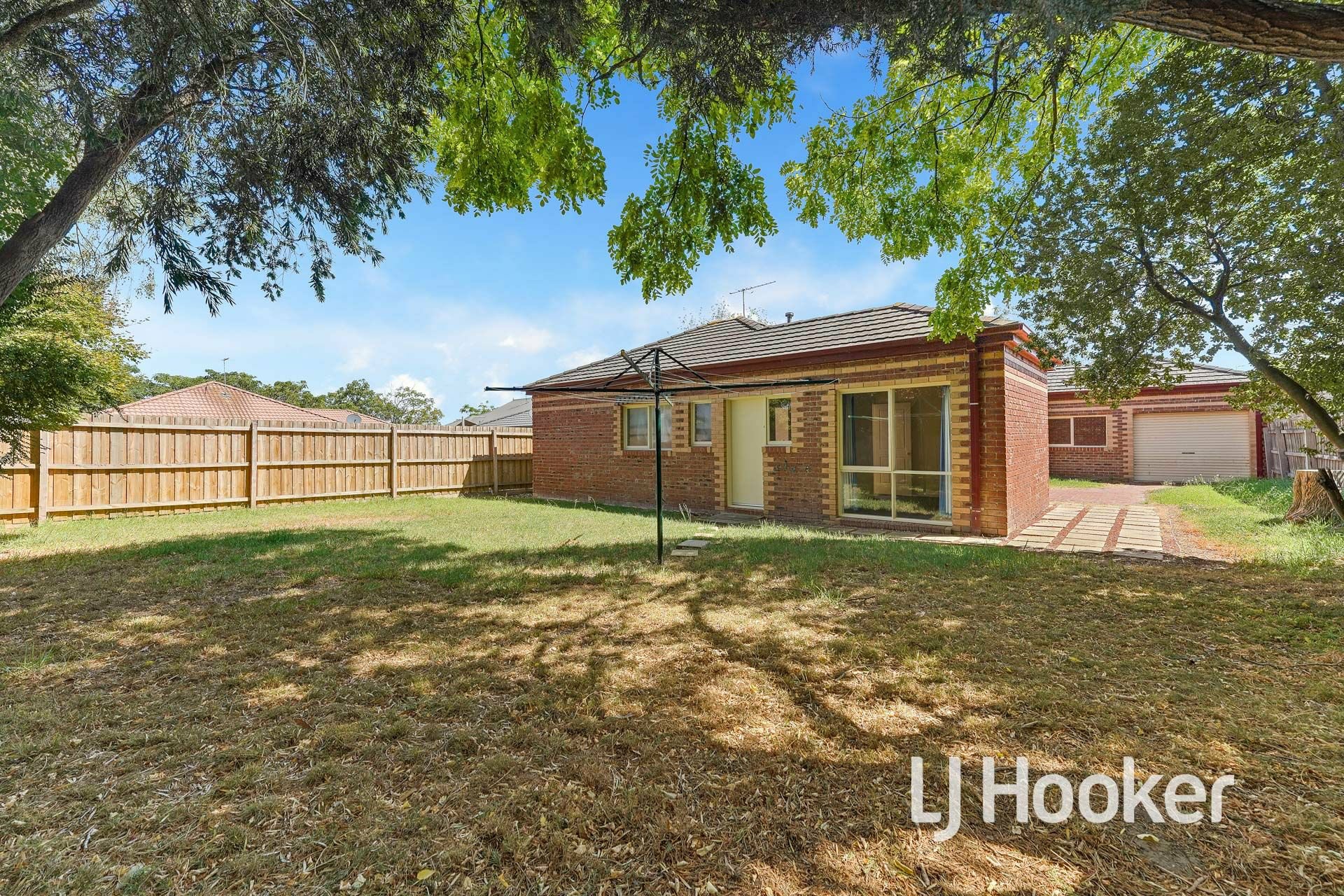 8 Samuel Close, BERWICK
