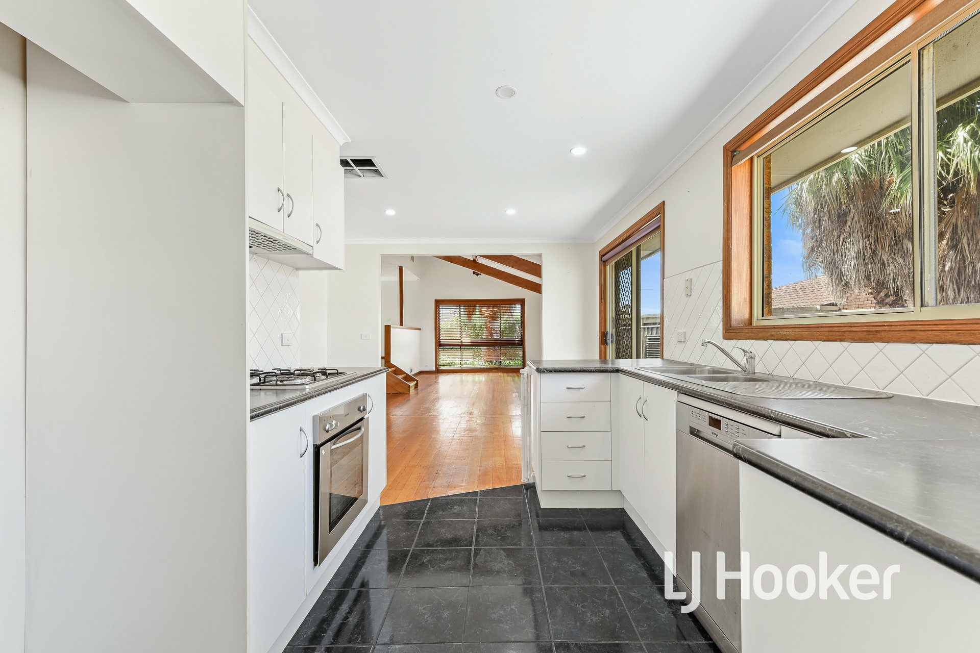2 Irving Road, PAKENHAM