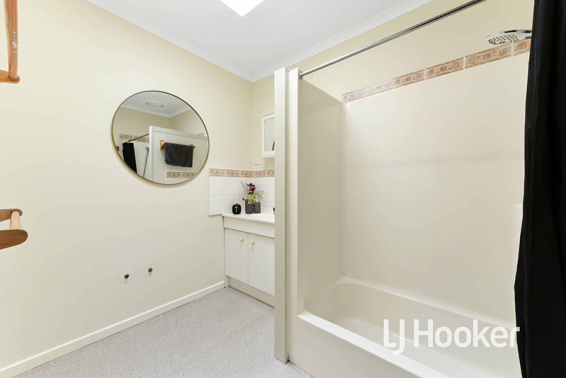 3 27-29 Princes Highway, PAKENHAM