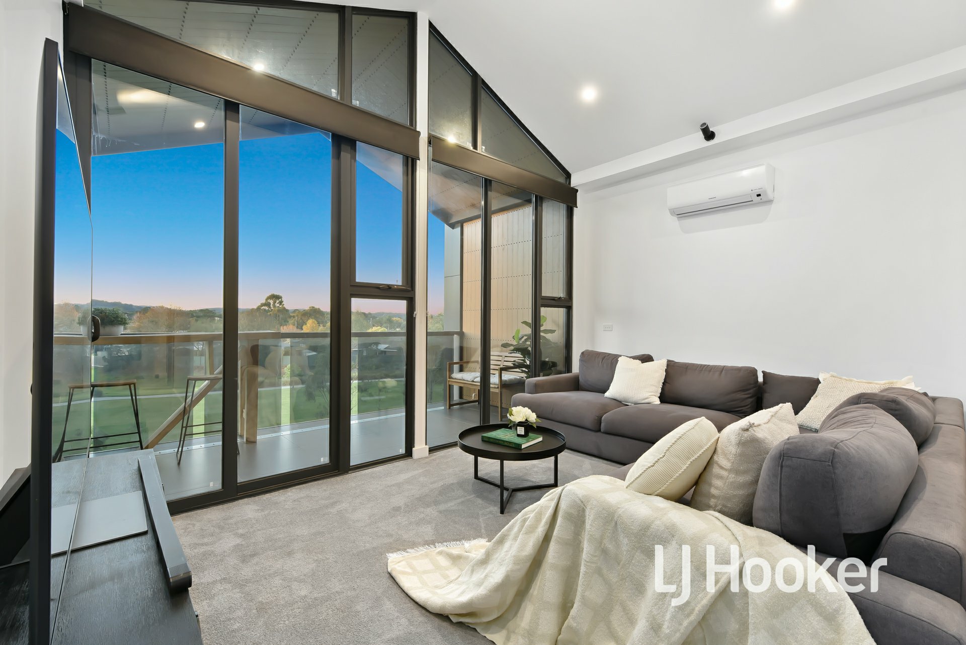 16 Hawkesbury Street, PAKENHAM
