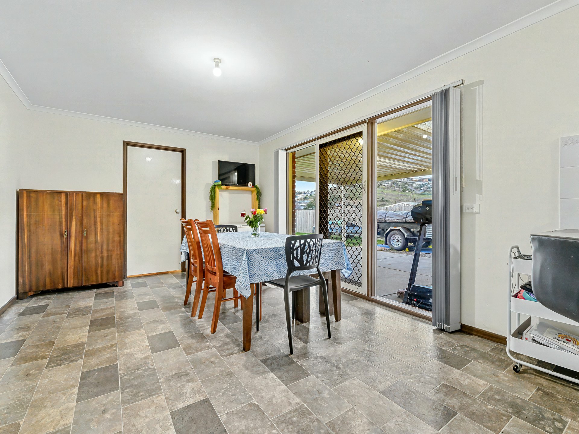 60 Balmoral Way — photo 3 of 14