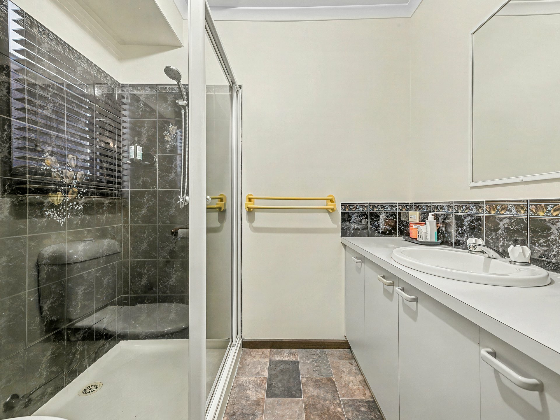 60 Balmoral Way — photo 7 of 14
