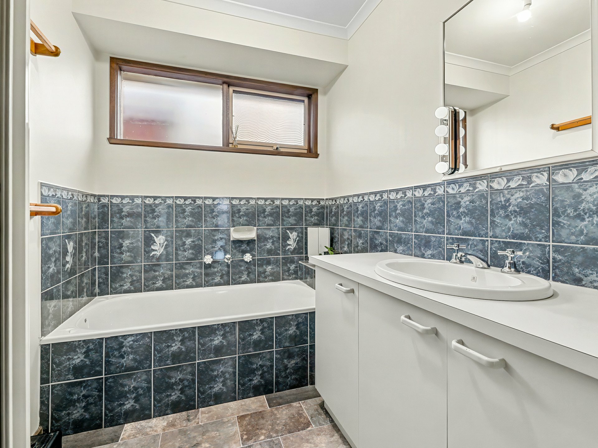 60 Balmoral Way — photo 9 of 14