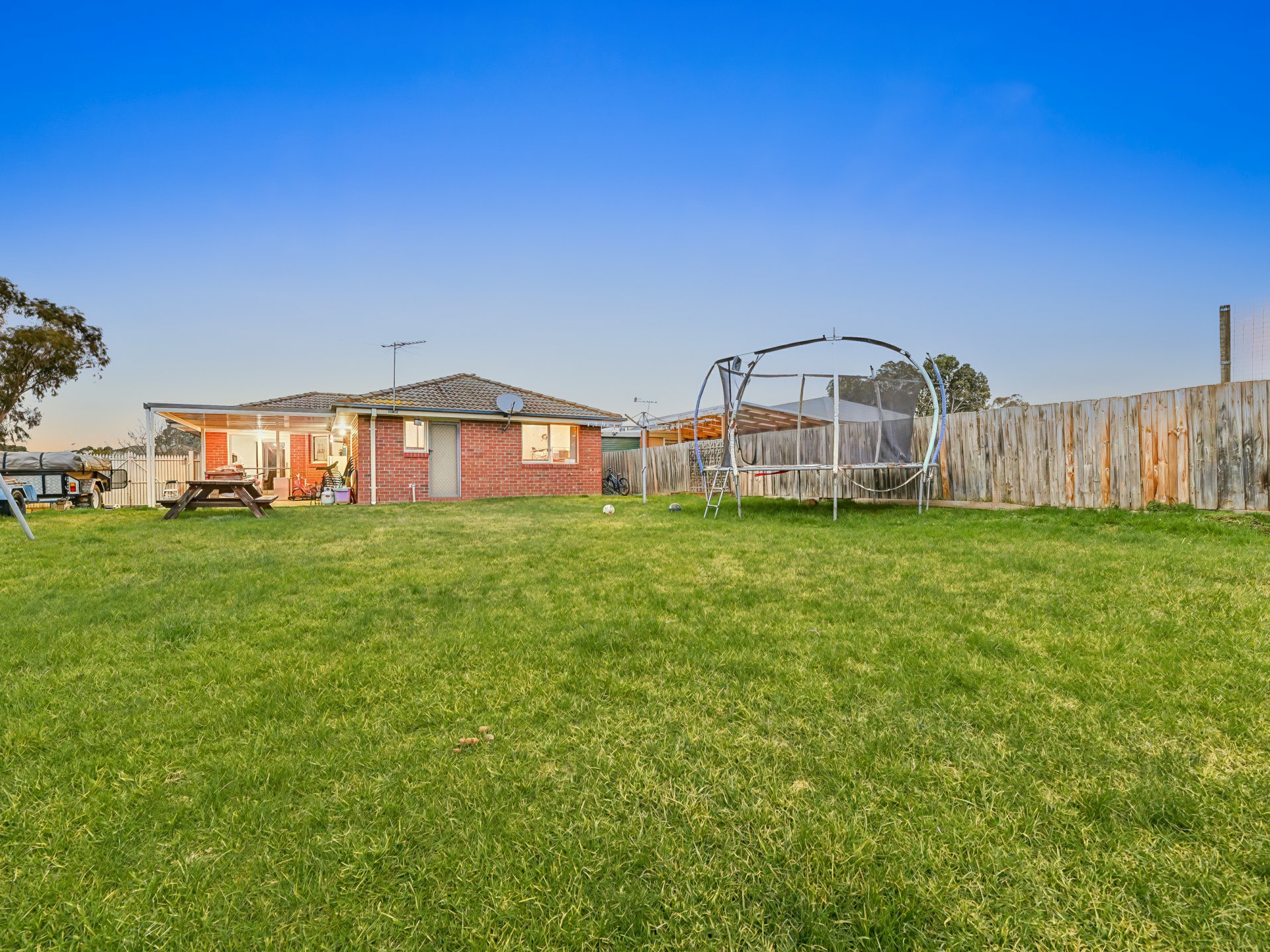 60 Balmoral Way — photo 13 of 14