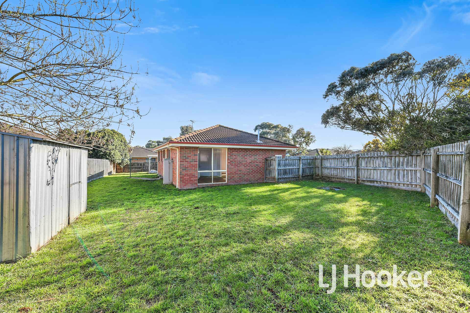 31 Meeking Drive — photo 7 of 8