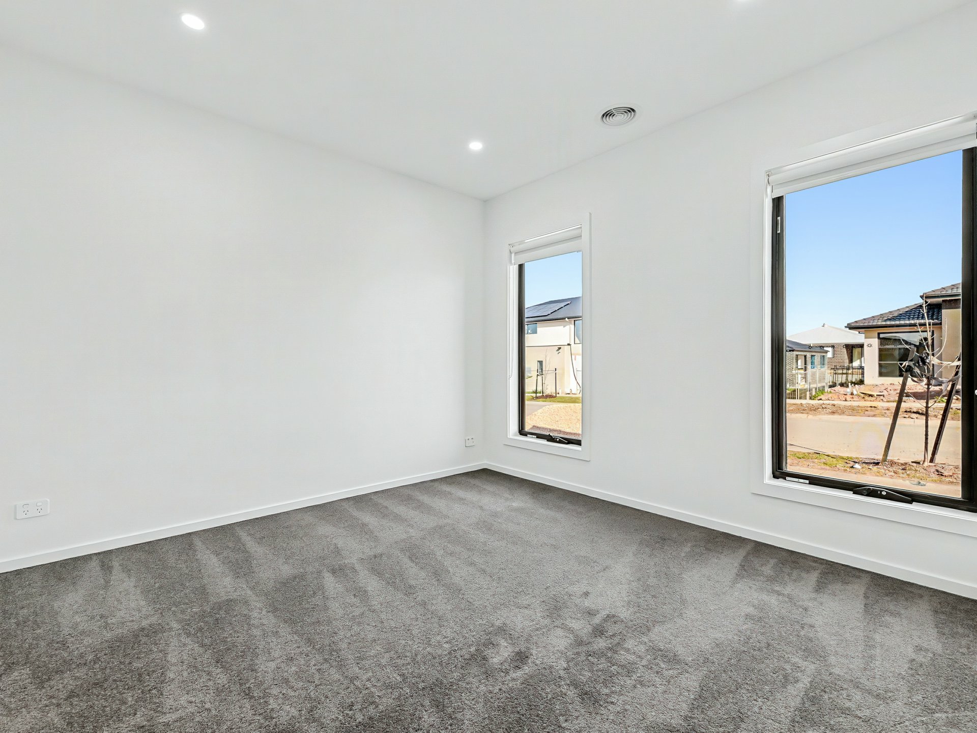 19 Balcony Street — photo 8 of 14