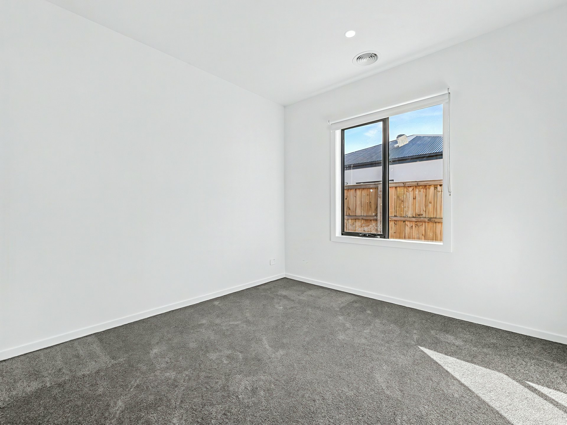 19 Balcony Street — photo 11 of 14