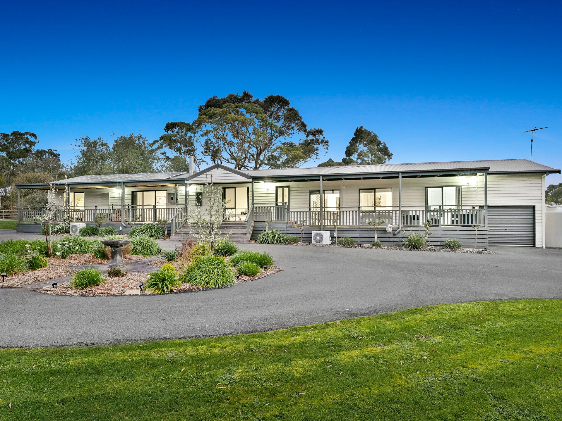 7 Morris Way — photo from LJ Hooker Pakenham