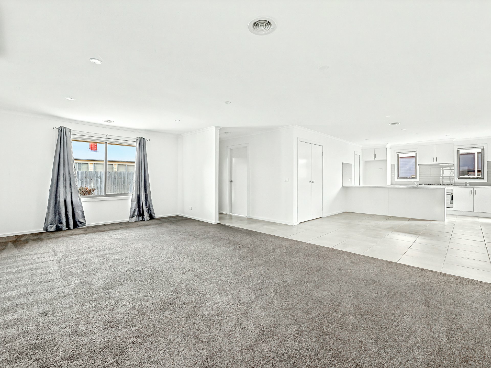 2/376 Rossiter Road — photo 7 of 14