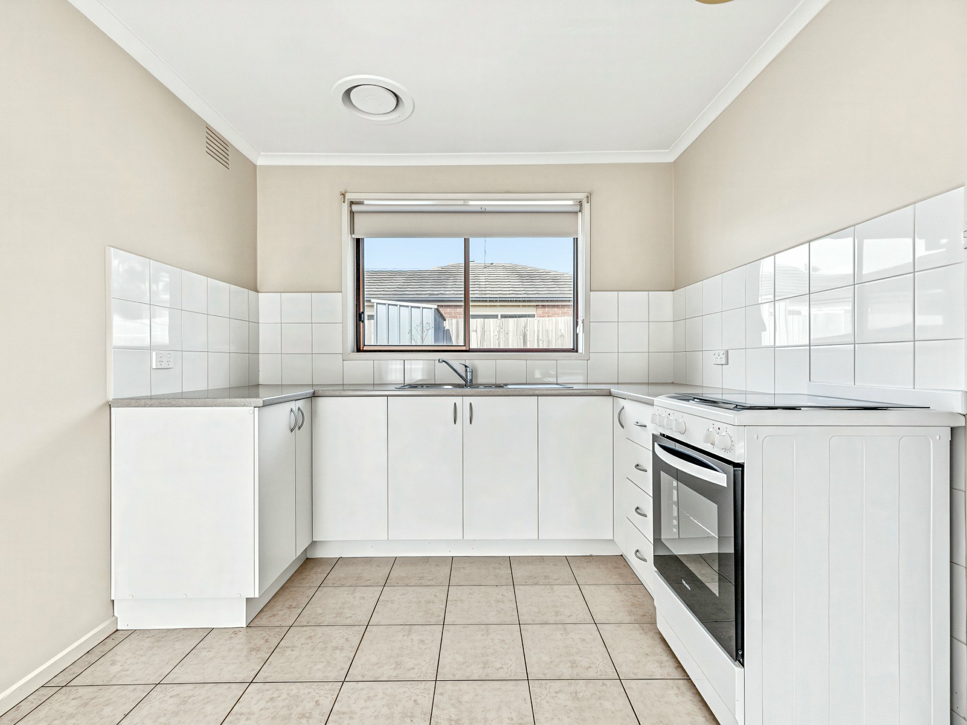 2/7-9 King Street — photo 3 of 12