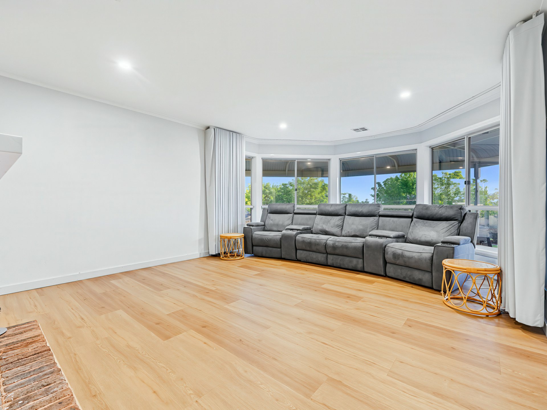 11 Briarwood Close — photo 12 of 25