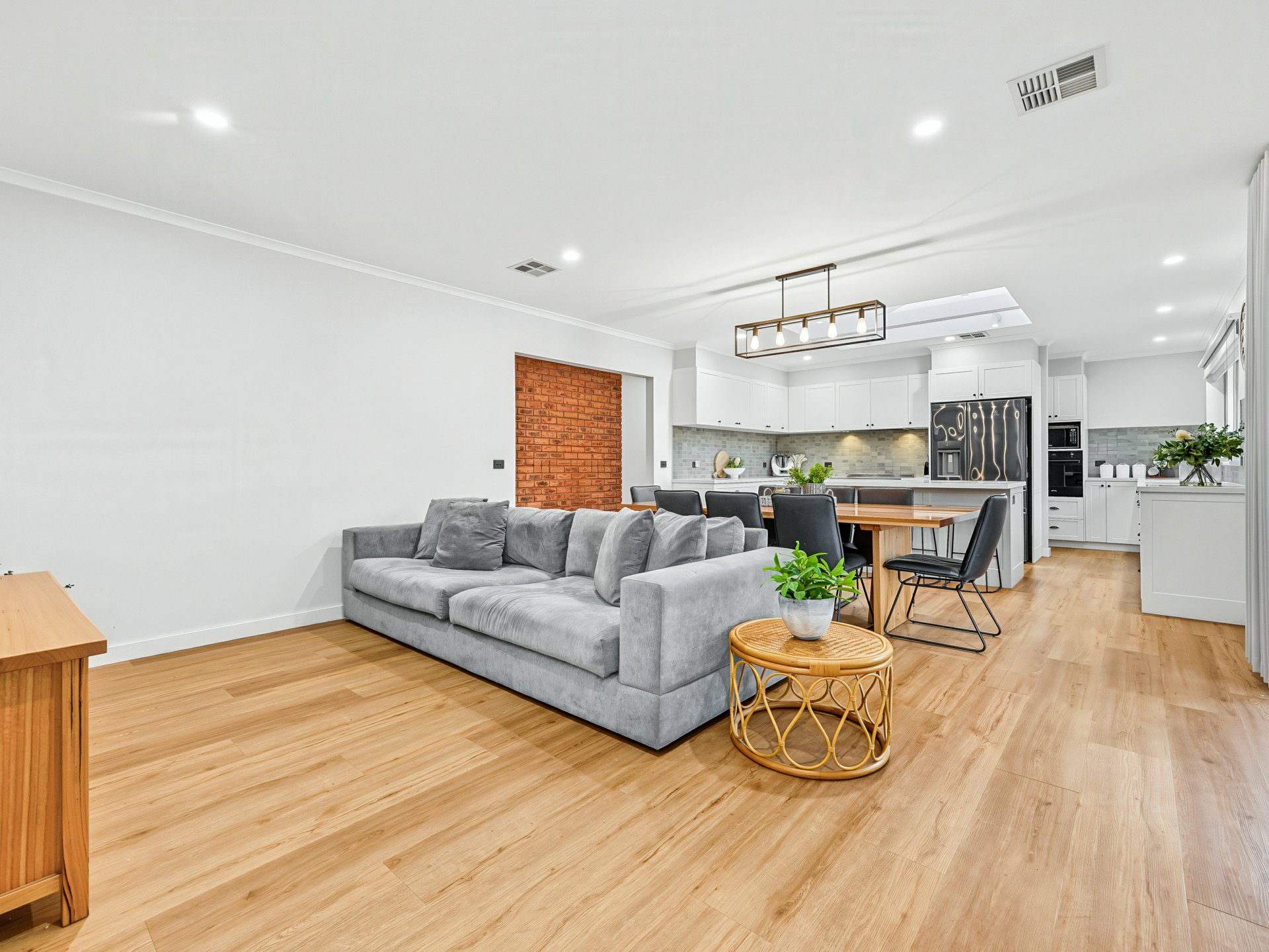 11 Briarwood Close — photo 14 of 25