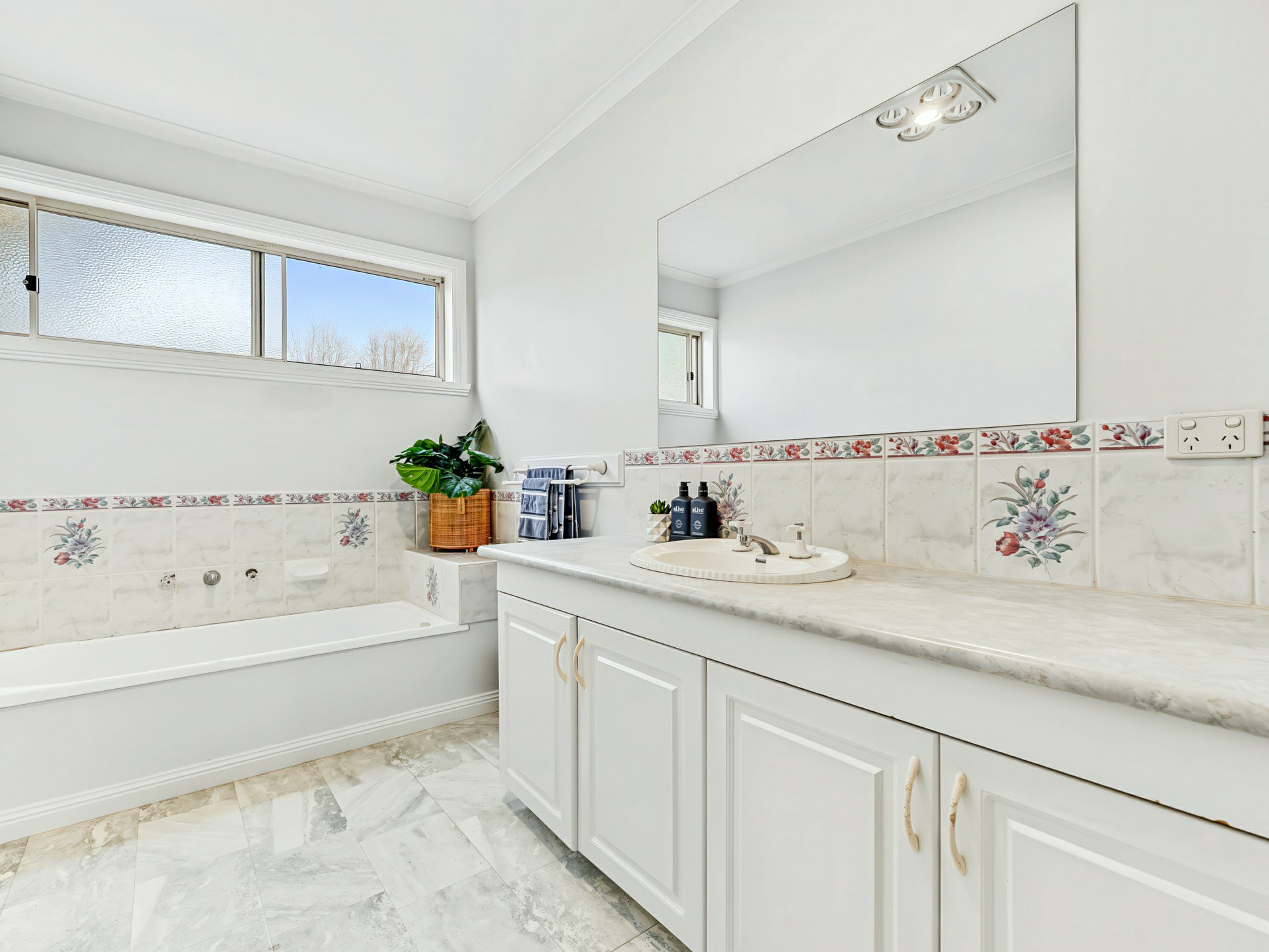 11 Briarwood Close — photo 20 of 25