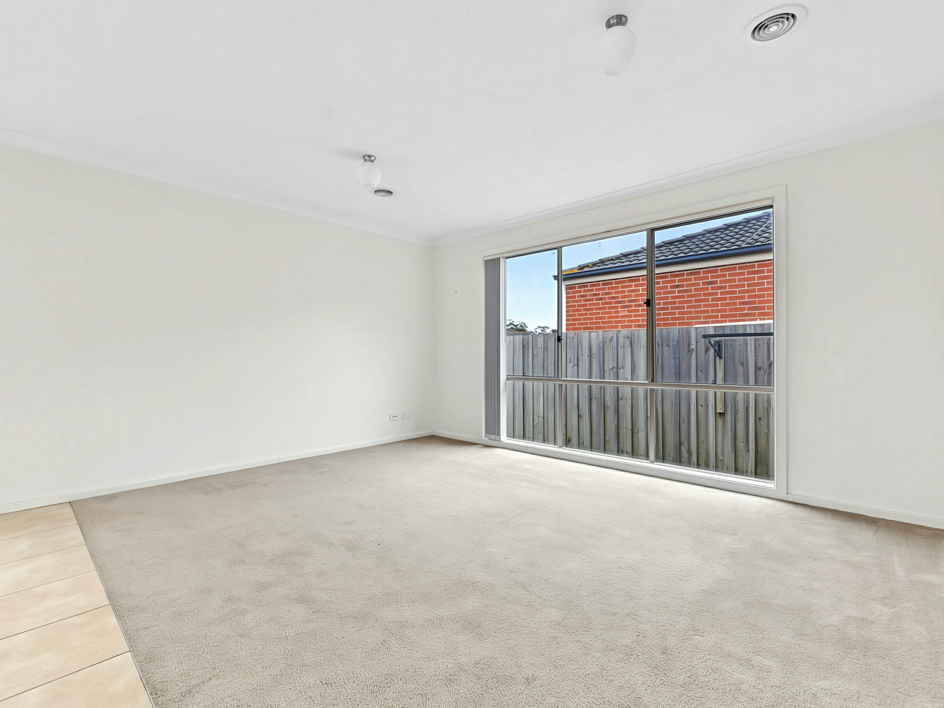 8/9 Shakespeare Court — photo 7 of 13