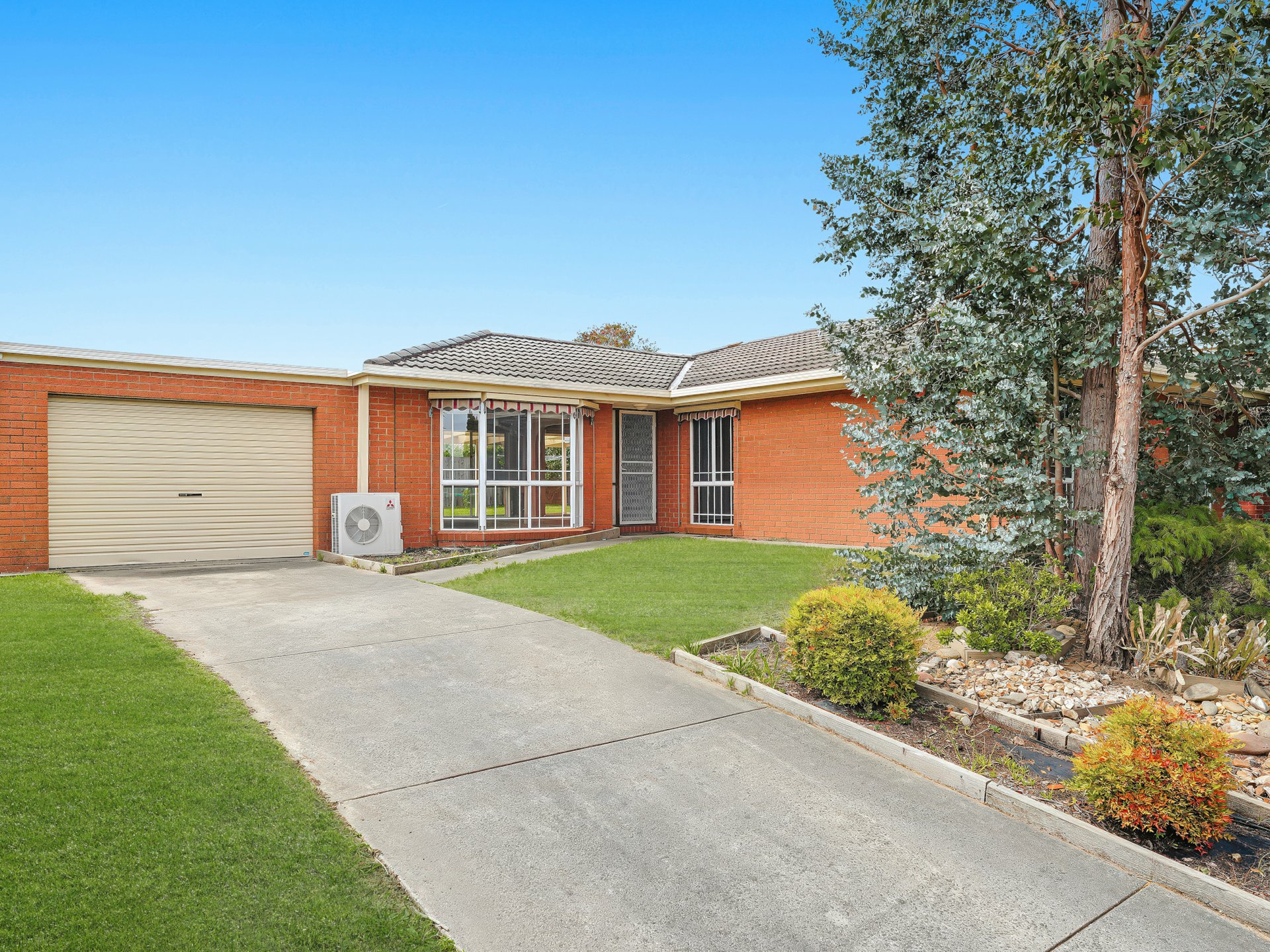 14 McNamara Court — photo from LJ Hooker Pakenham