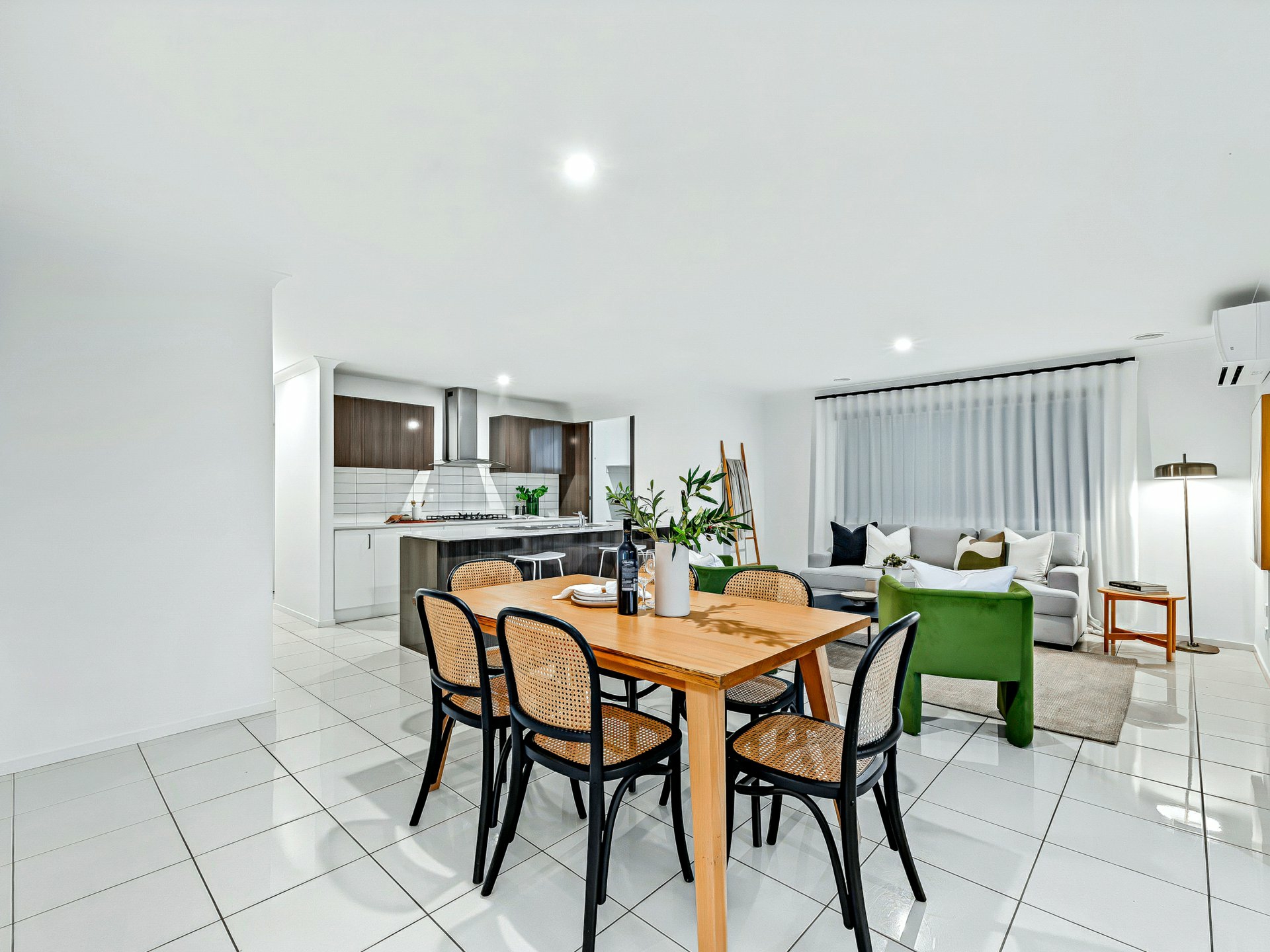 13 Caversham Drive — photo 6 of 21