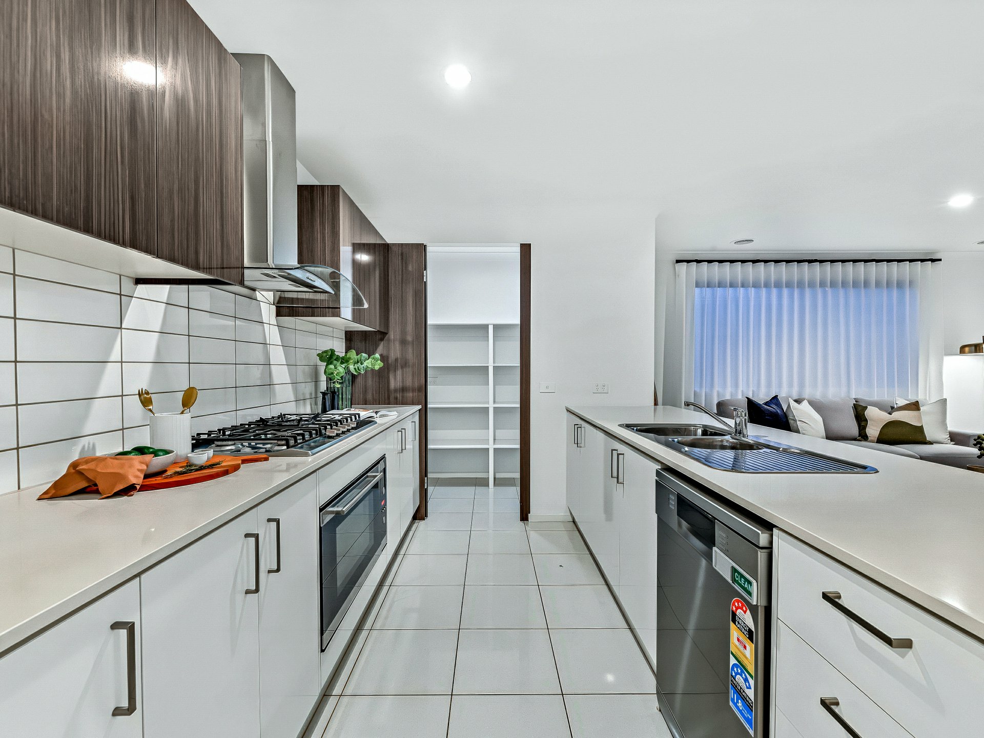 13 Caversham Drive — photo 8 of 21