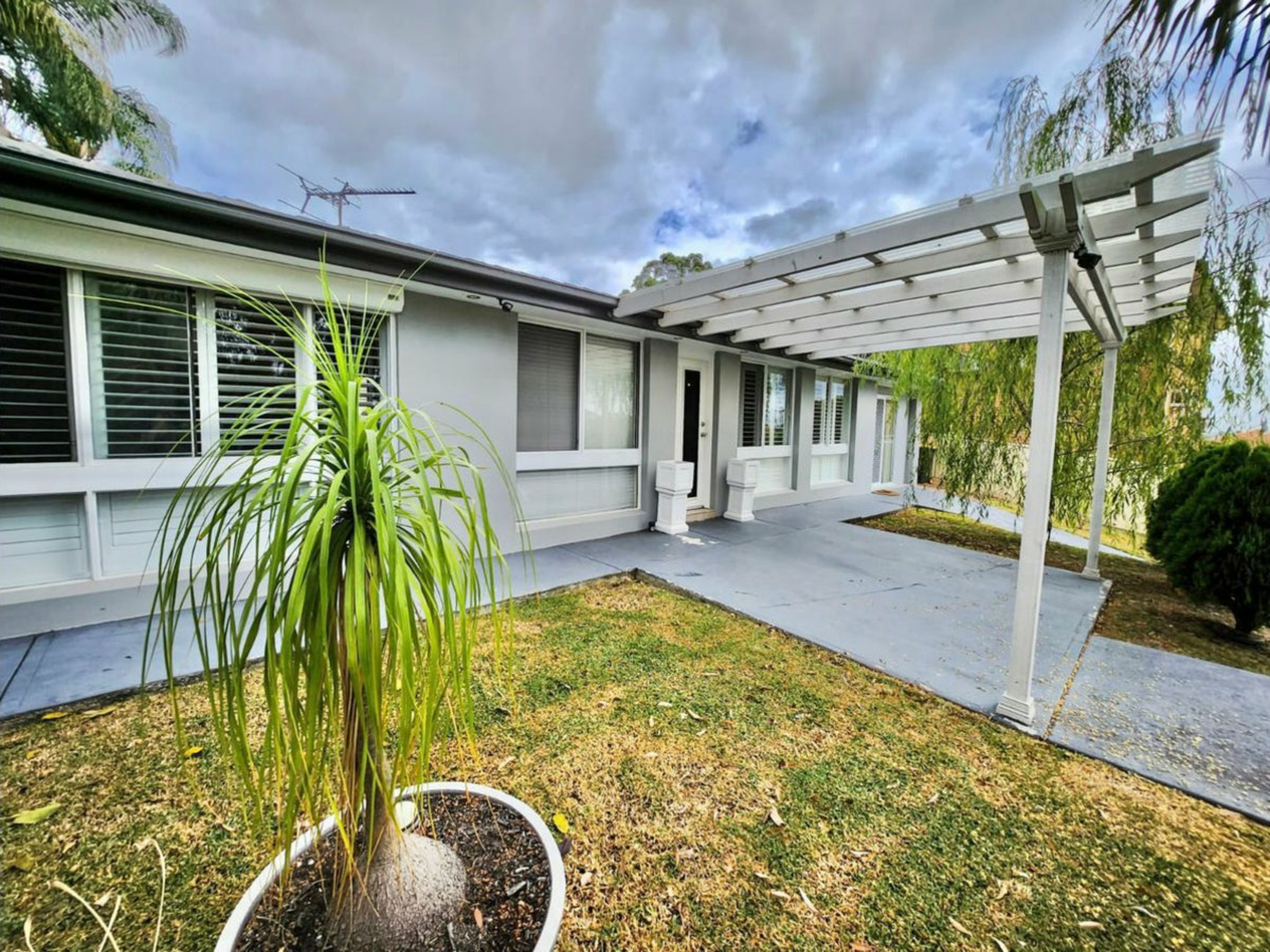 16 Edinburgh Crescent St Andrews NSW Property Details LJ Hooker