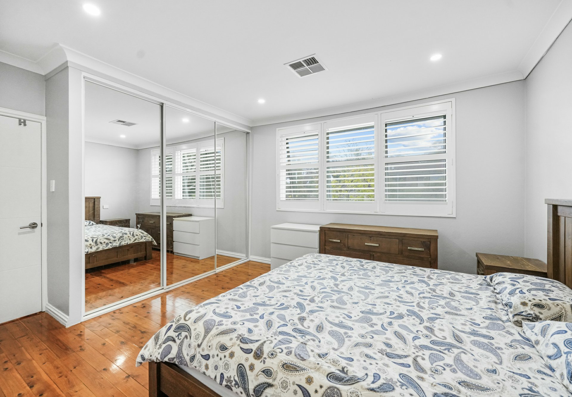 15 Warragamba Crescent, LEUMEAH