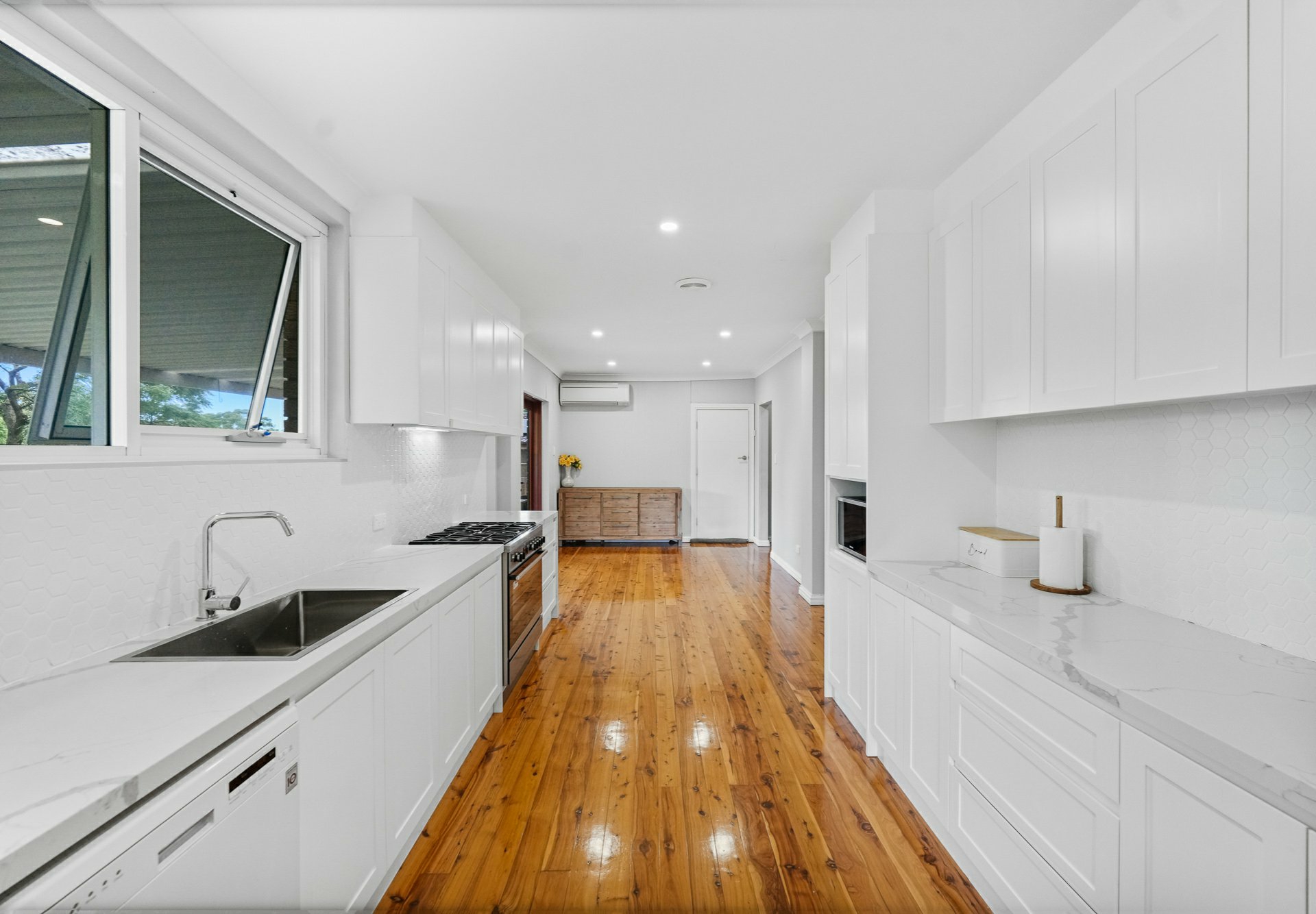 15 Warragamba Crescent, LEUMEAH