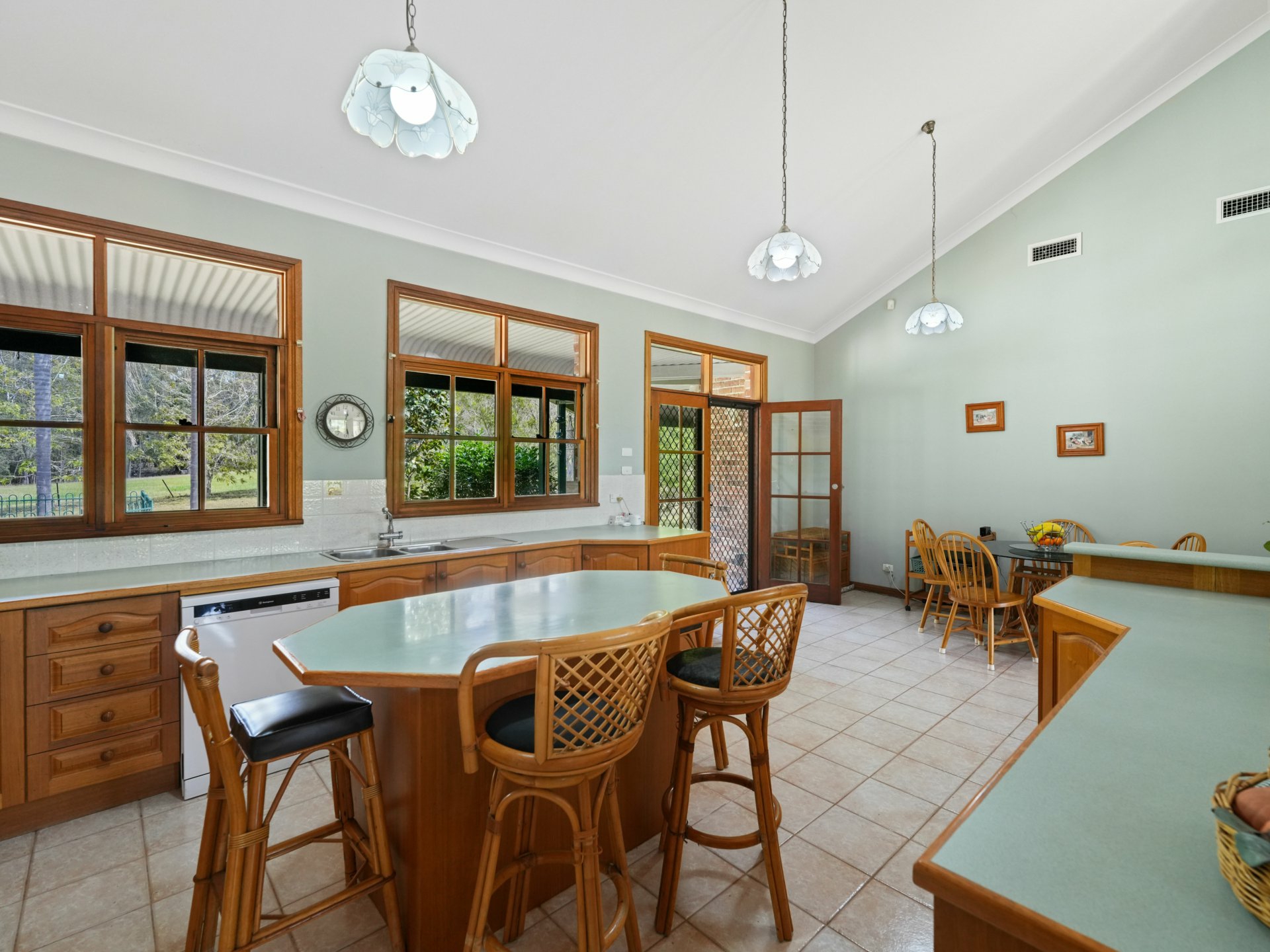 19 Ben Lomond Road — photo 4 of 28
