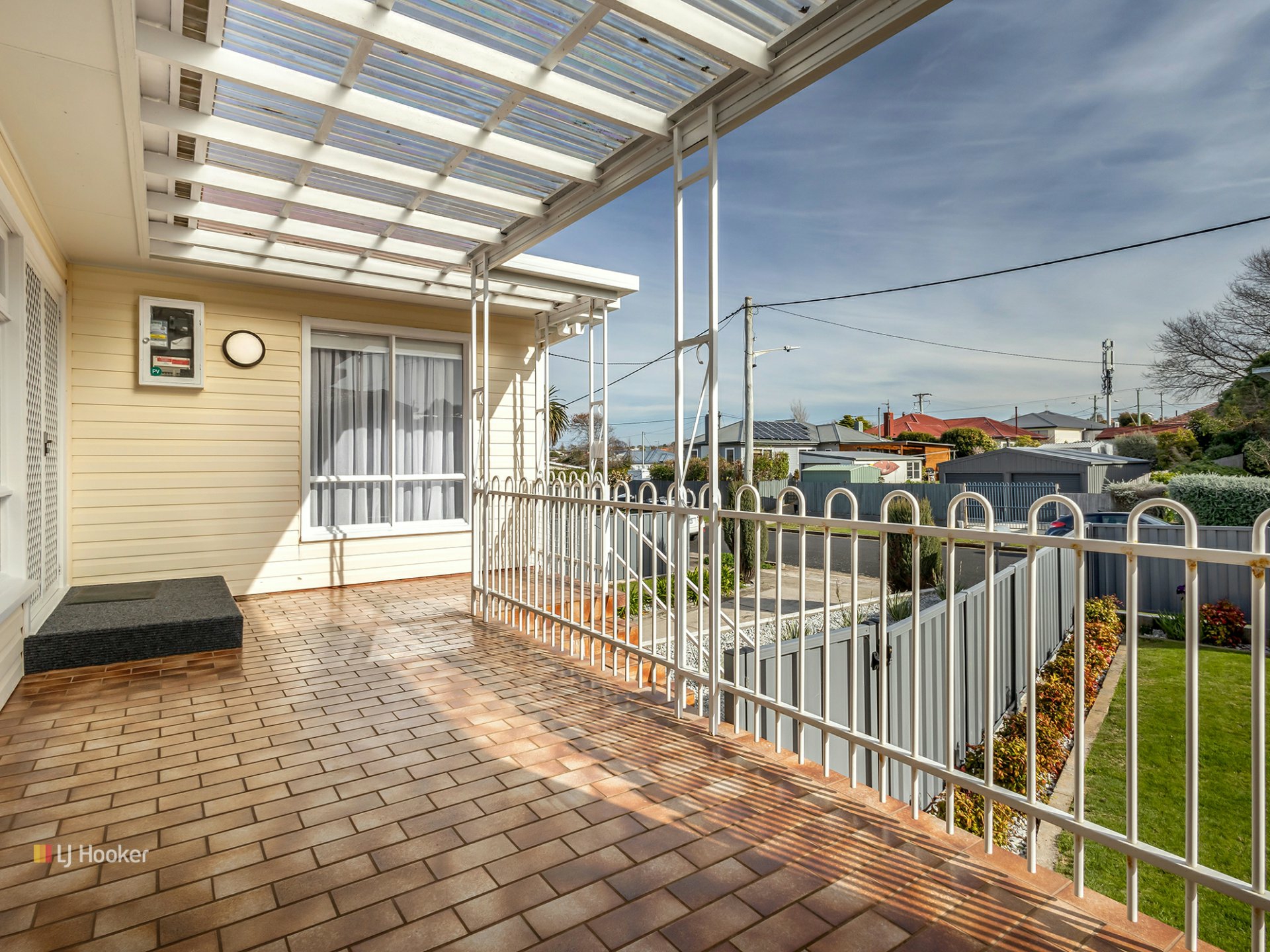 11 Murfet Crescent — photo 8 of 9