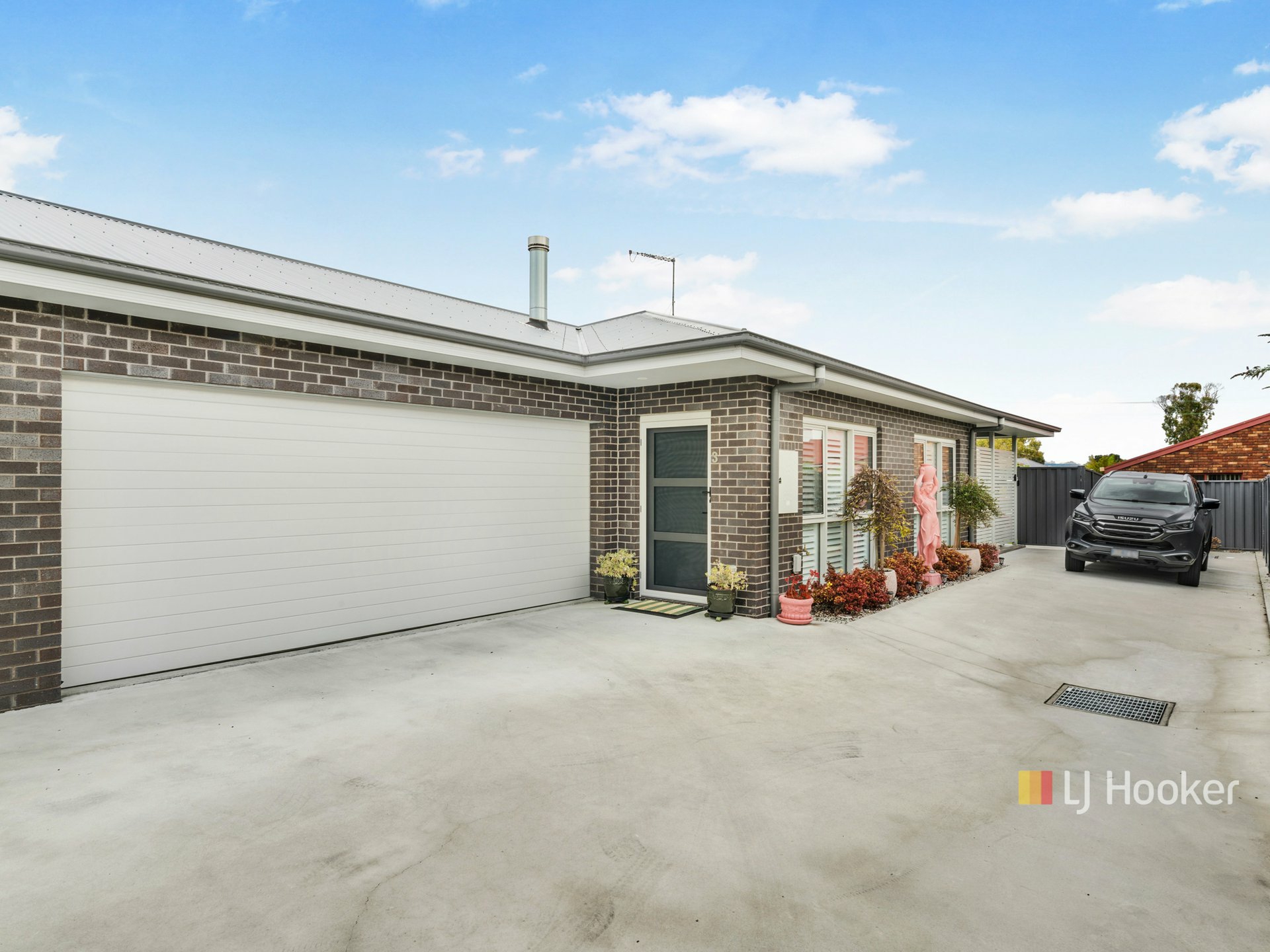 Unit 3/18 Jermyn Street — photo from LJ Hooker Devonport