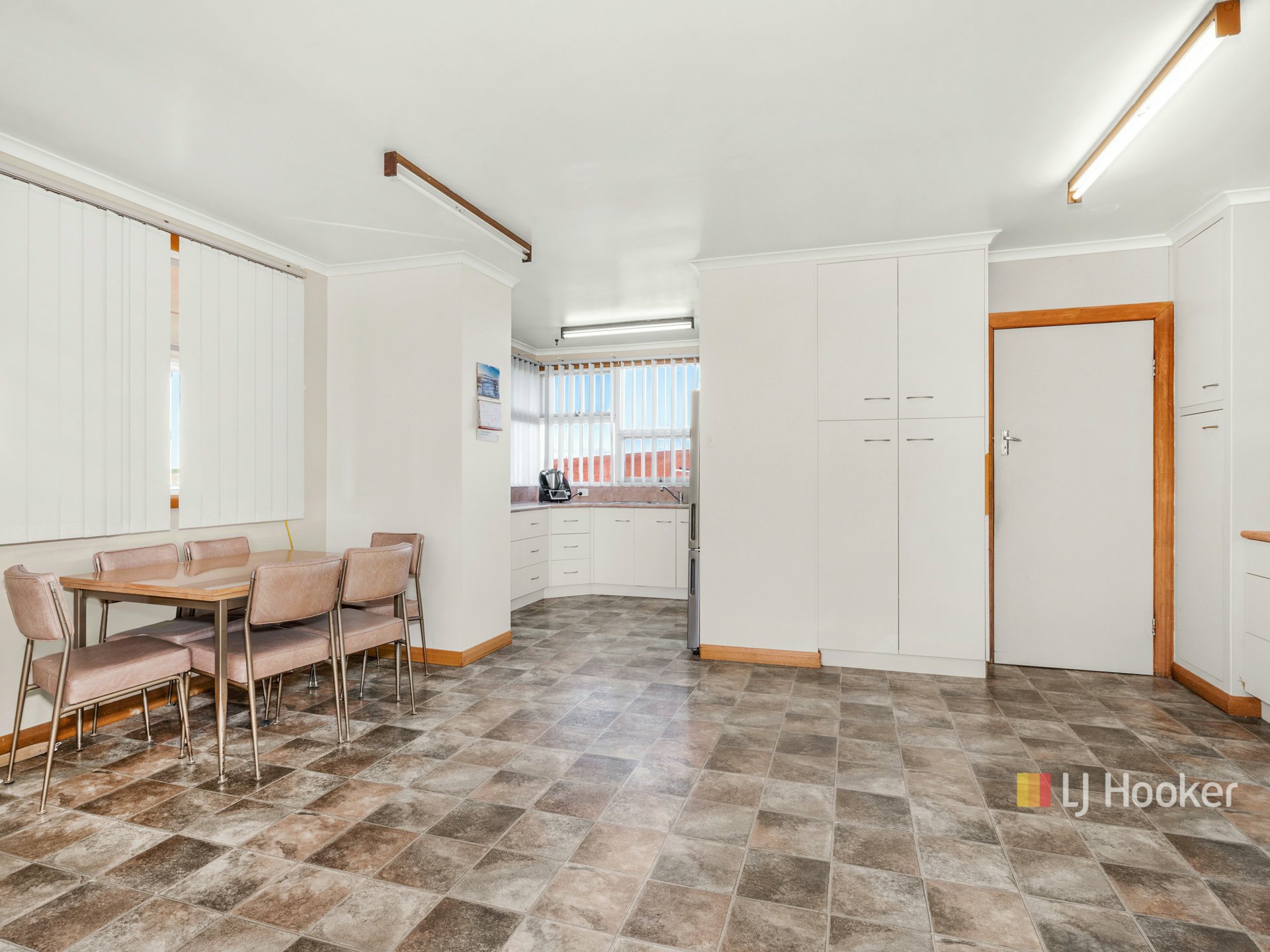 285 Wesley Vale Road — photo 3 of 22