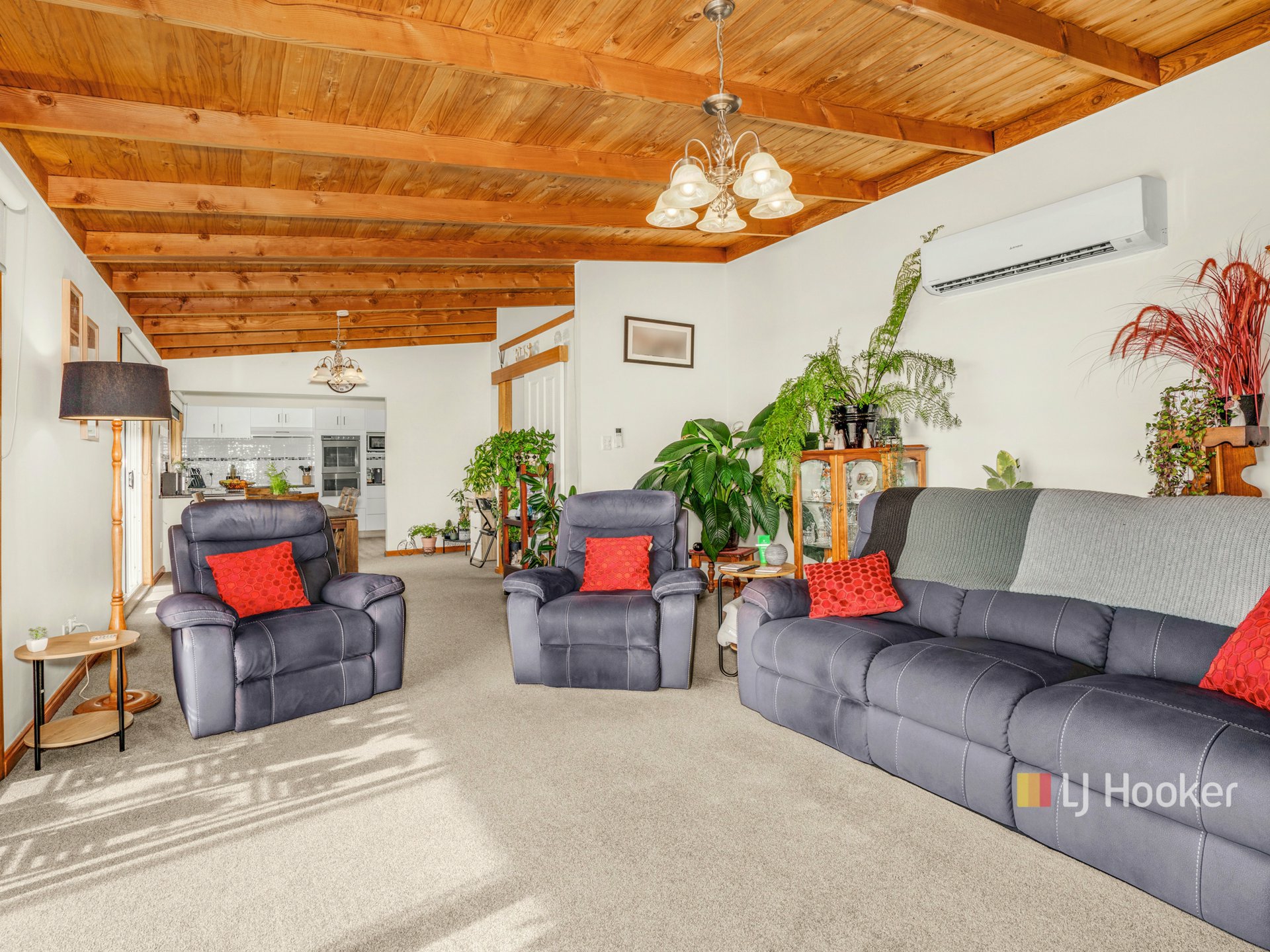 114 Upper Maud Street — photo 9 of 29