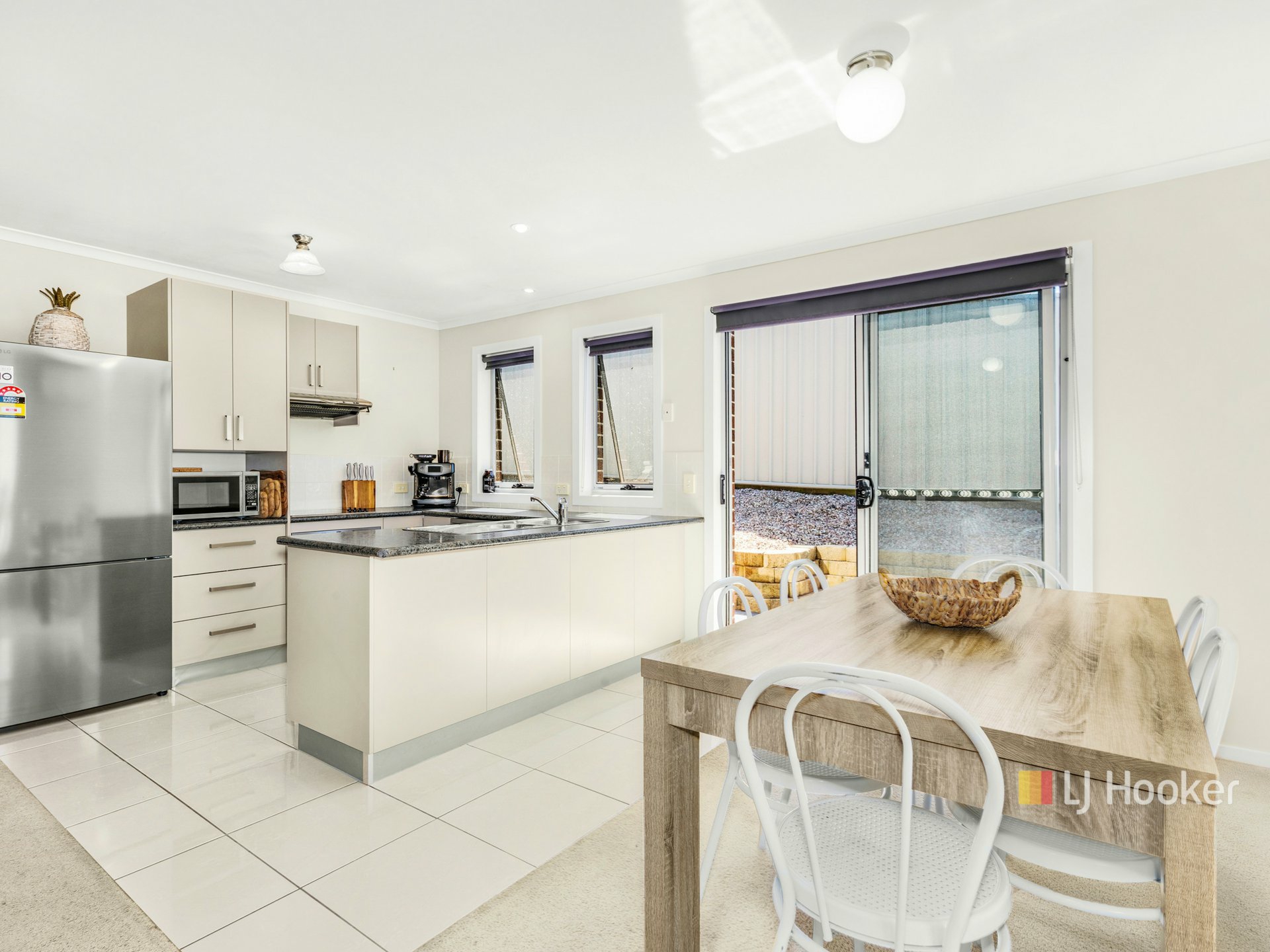 Unit 1/5 Saint Anne Place — photo 4 of 10
